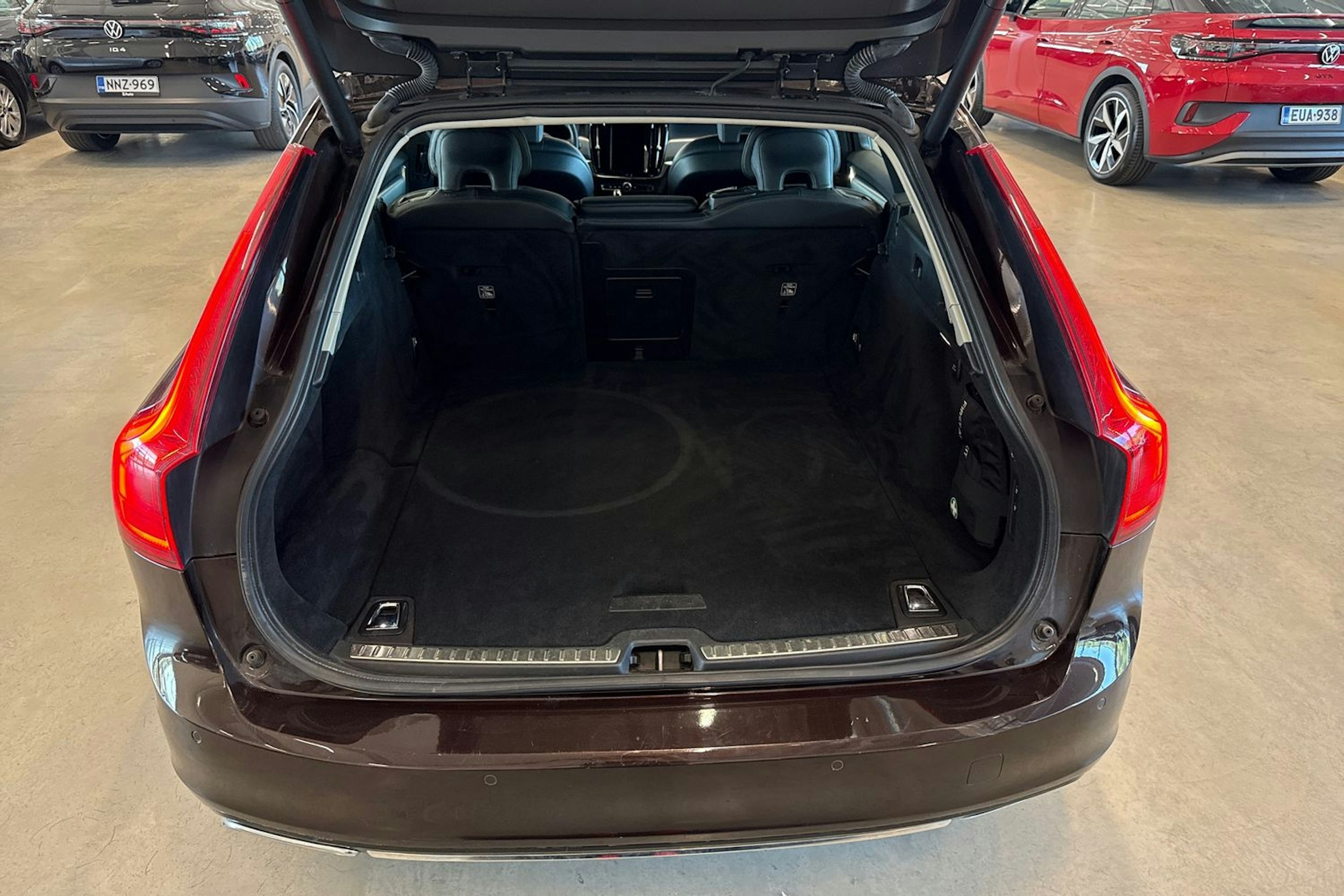 ruskea (beige) Volvo V90 2018 kuva 14.