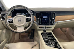 Musta Volvo V90 2018 kuva 7.