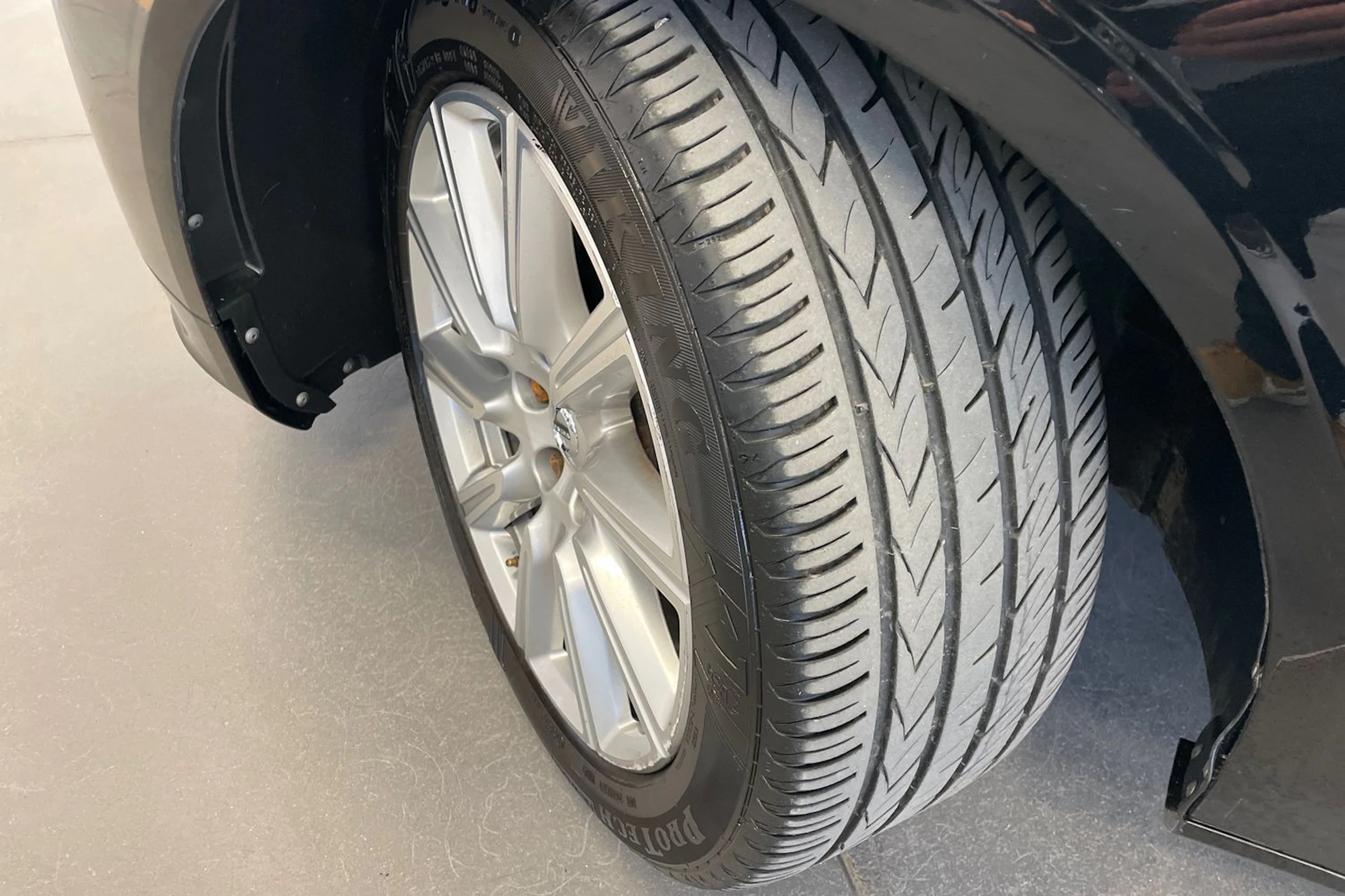 Musta Volvo V90 2018 kuva 10.