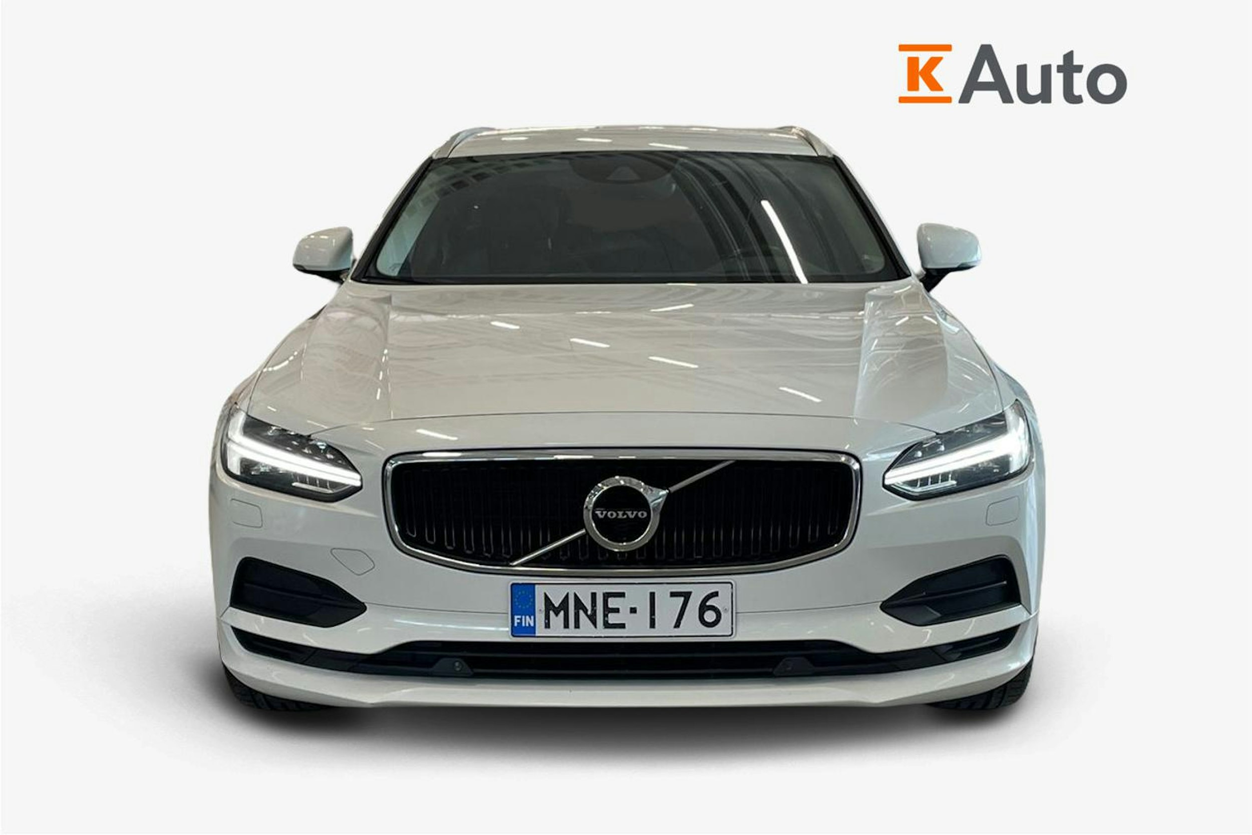 valkoinen Volvo V90 2018 kuva 5.