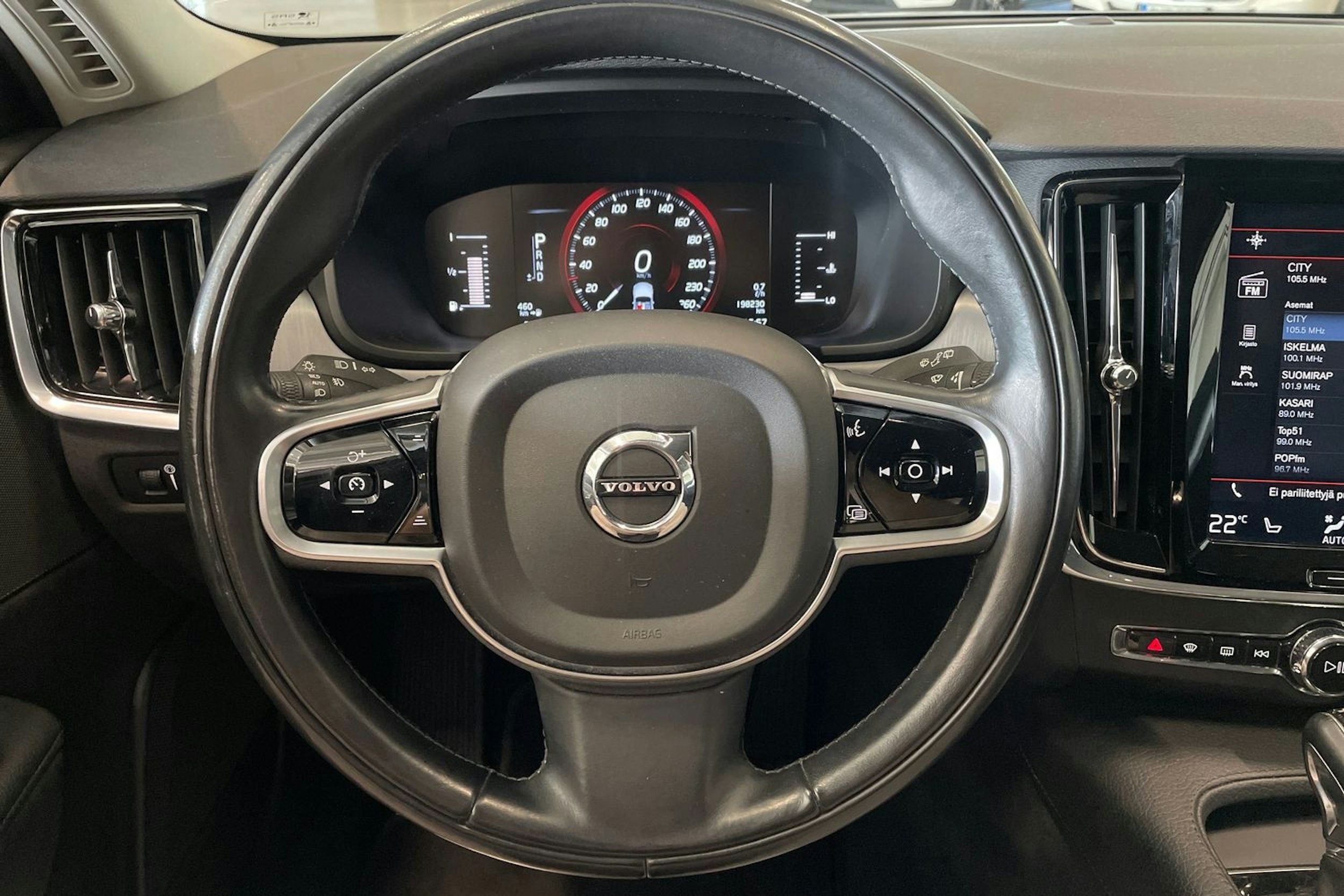valkoinen Volvo V90 2018 kuva 14.