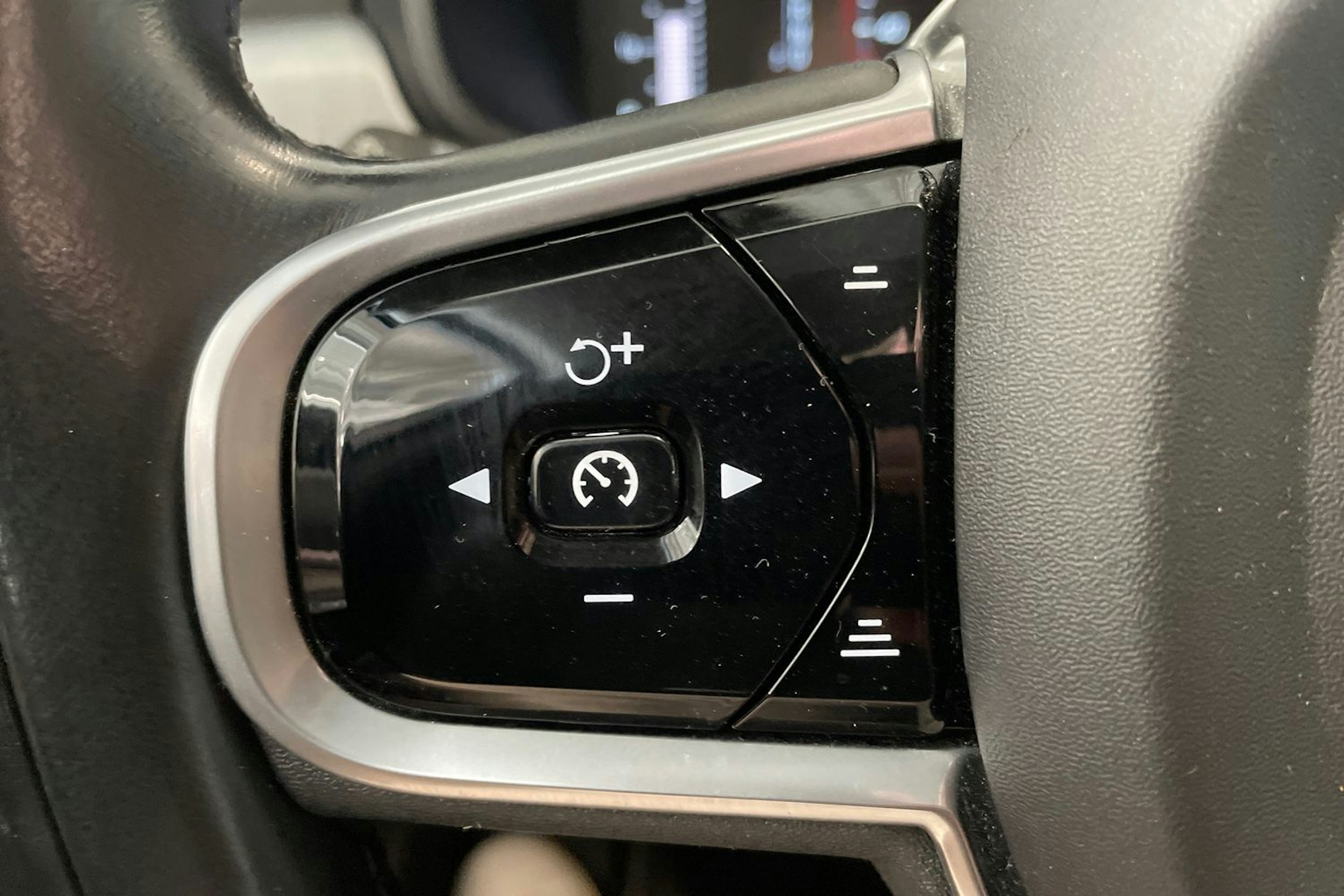valkoinen Volvo V90 2018 kuva 15.