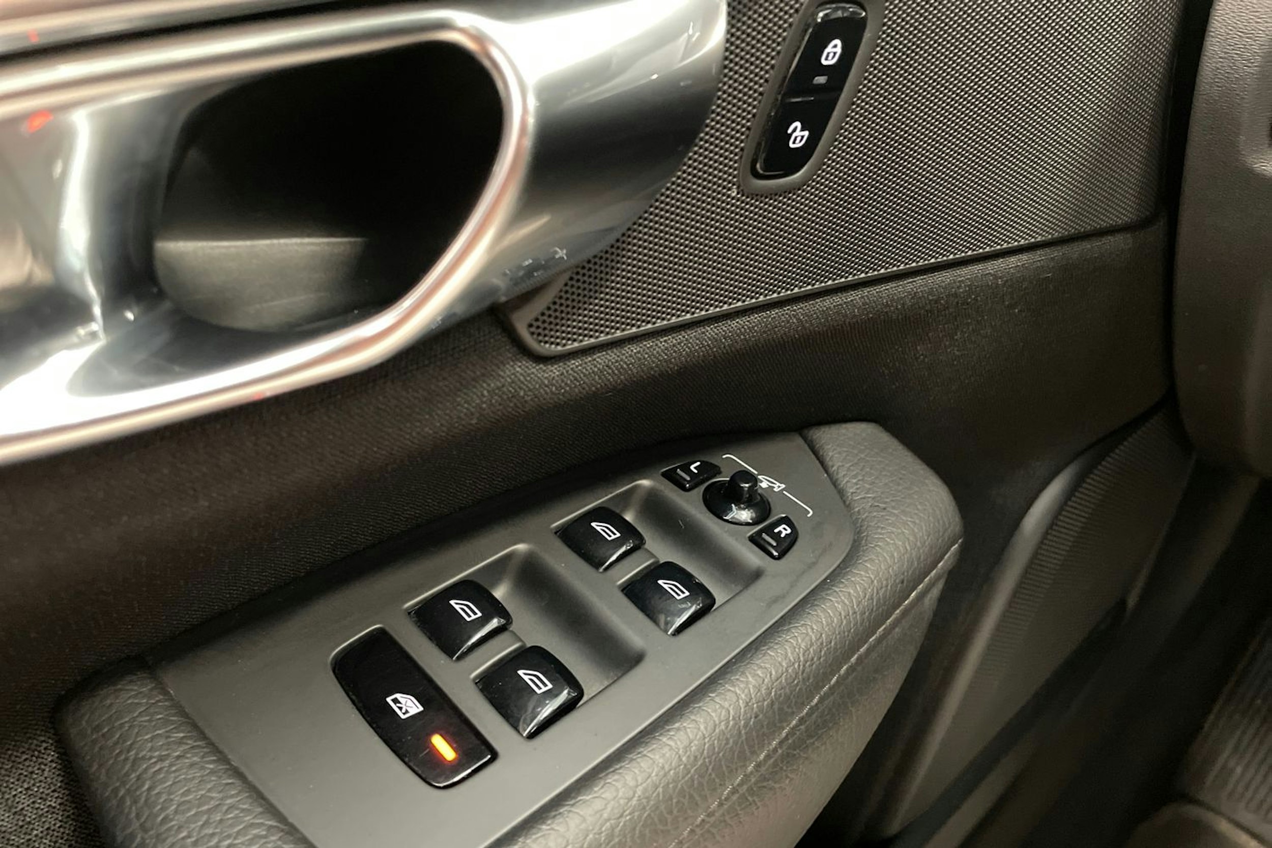 valkoinen Volvo V90 2018 kuva 18.