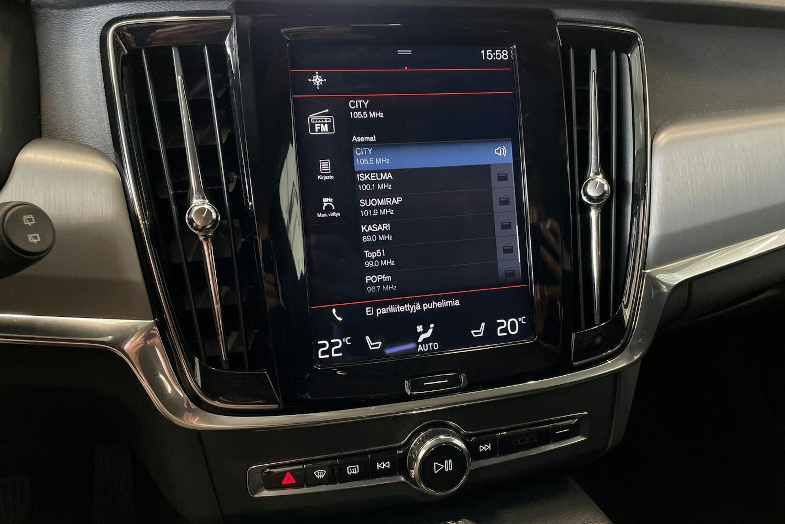 valkoinen Volvo V90 2018 kuva 19.