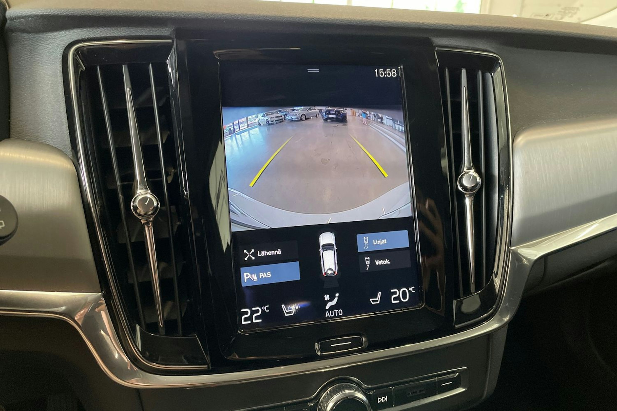 valkoinen Volvo V90 2018 kuva 20.