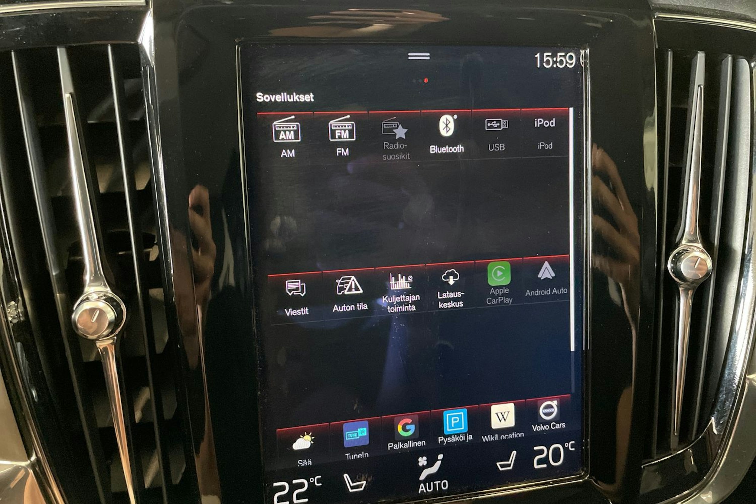 valkoinen Volvo V90 2018 kuva 21.