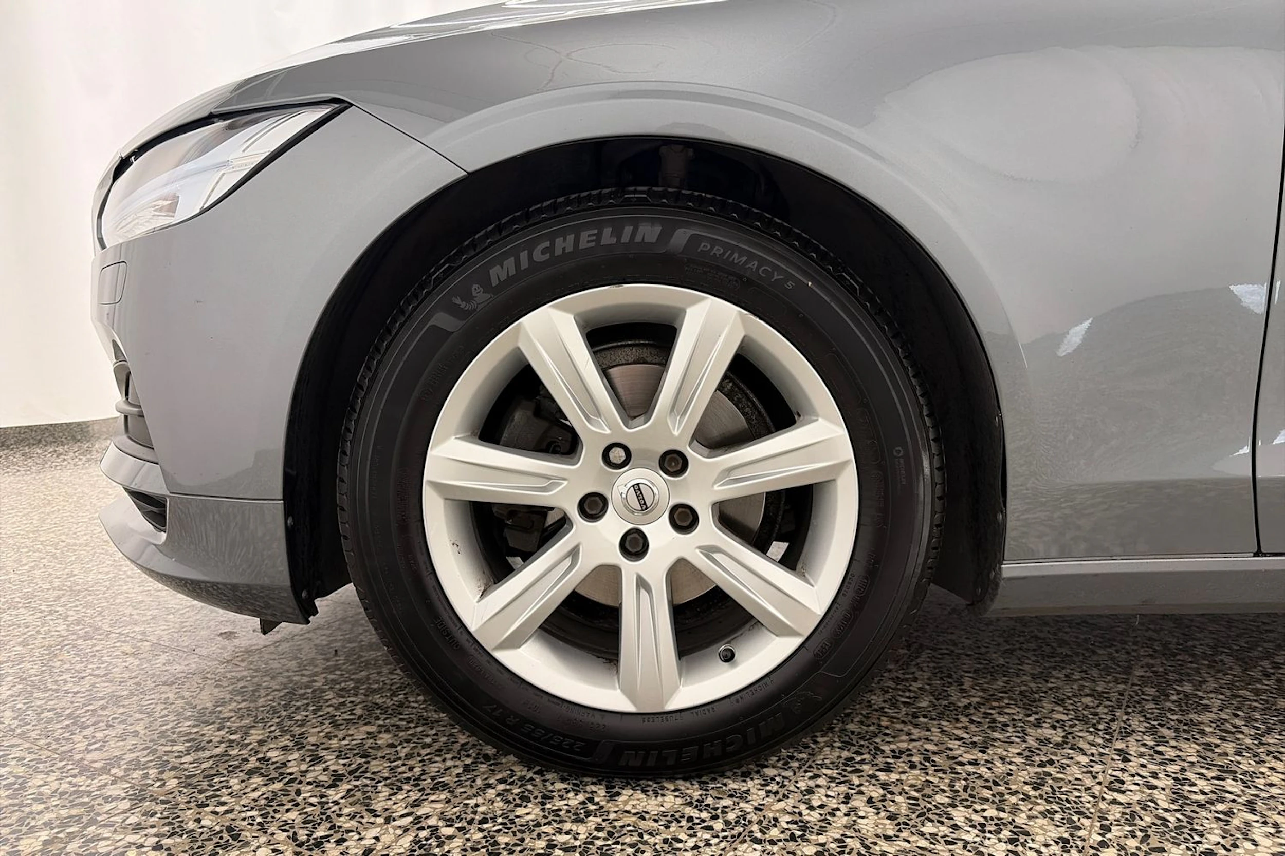 harmaa Volvo V90 2018 kuva 10.
