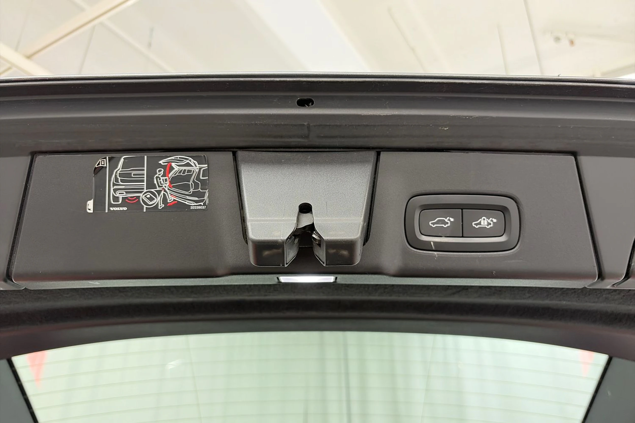 harmaa Volvo V90 2018 kuva 13.