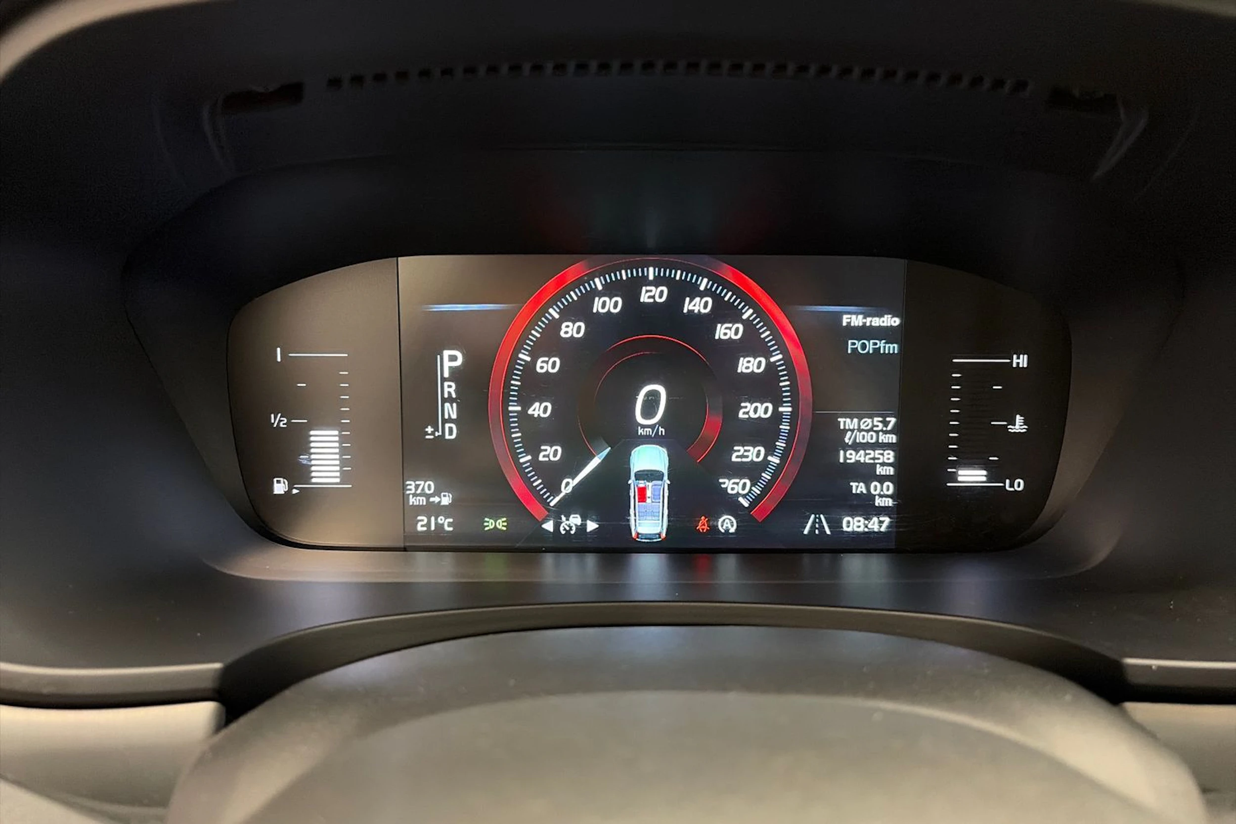 harmaa Volvo V90 2018 kuva 17.