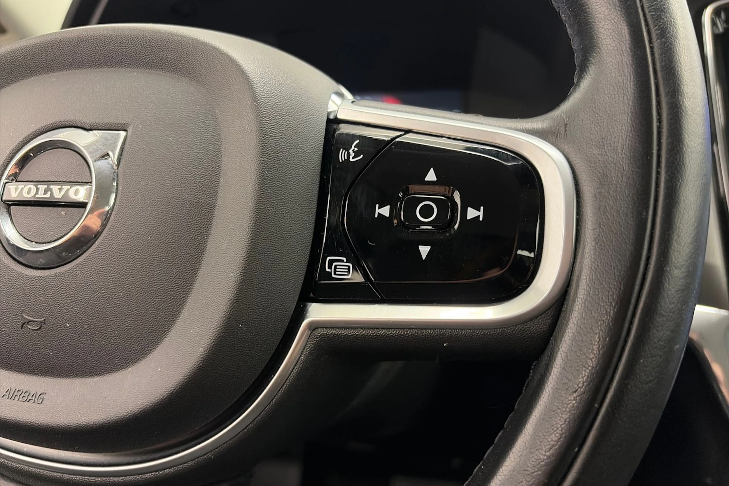 harmaa Volvo V90 2018 kuva 19.