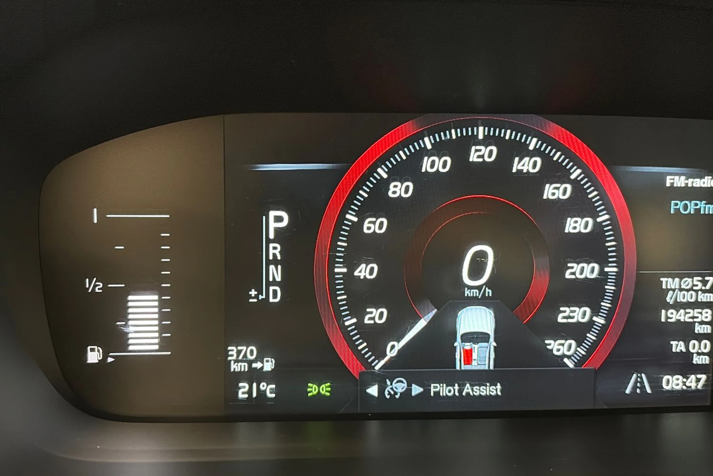 harmaa Volvo V90 2018 kuva 20.
