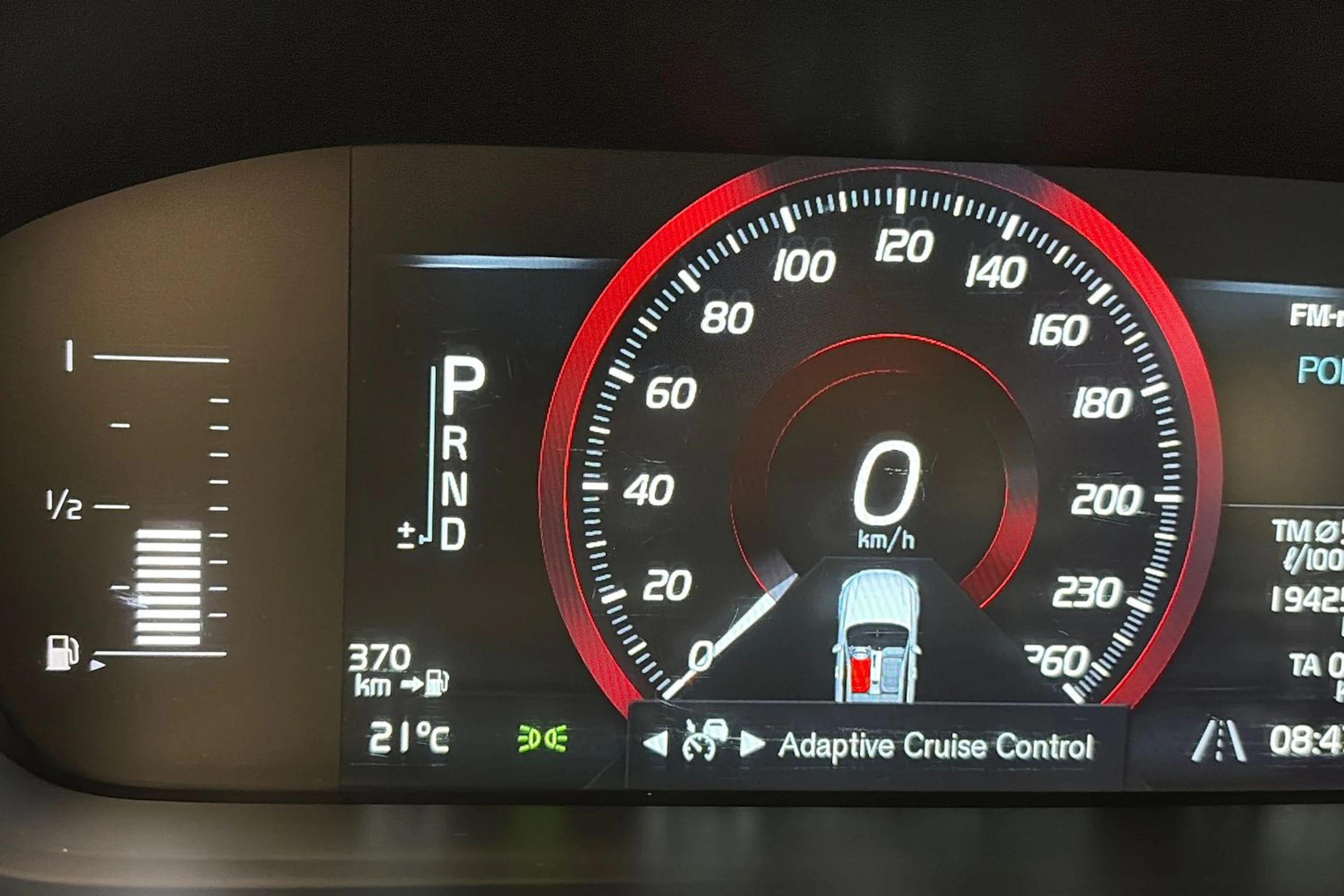 harmaa Volvo V90 2018 kuva 21.