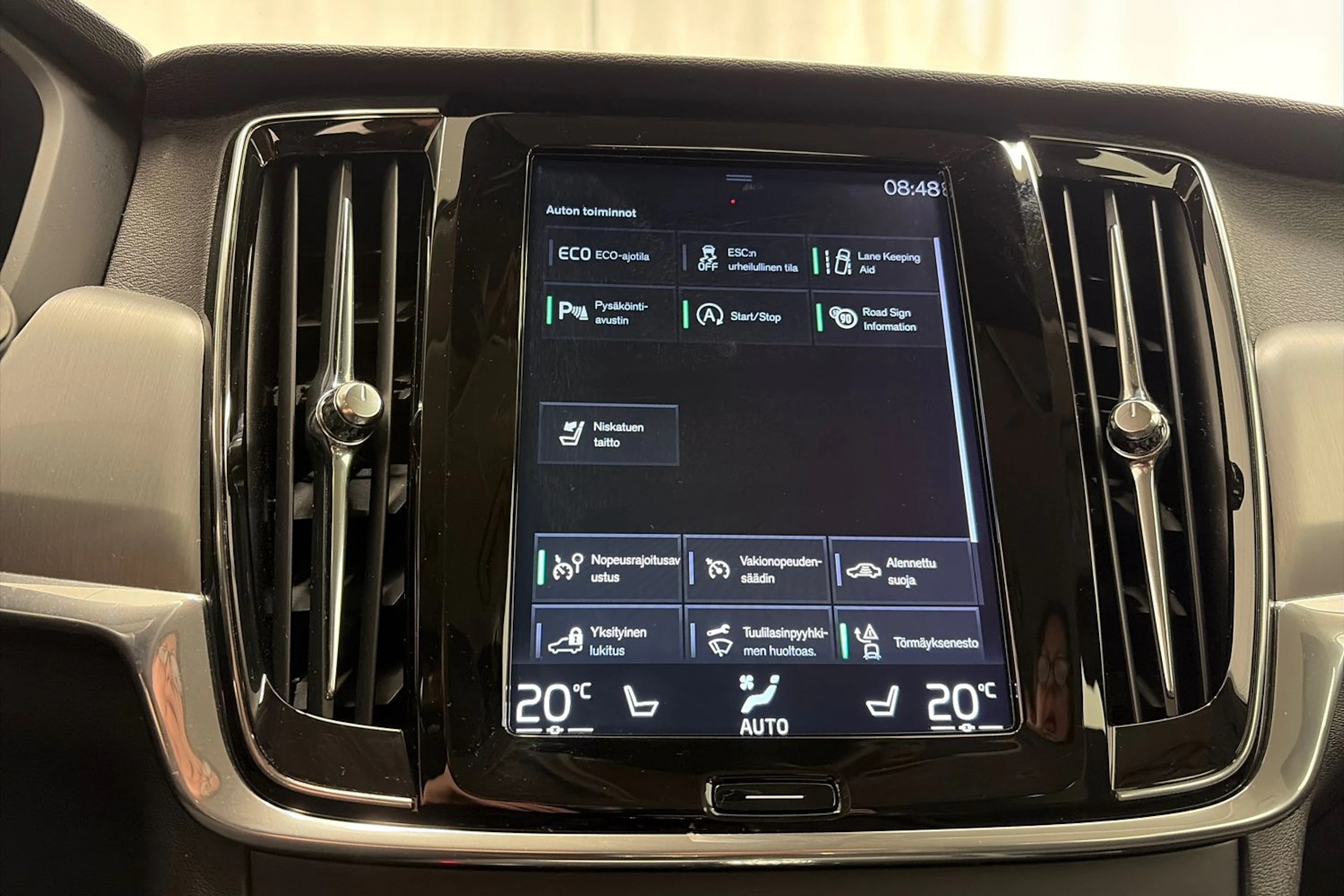 harmaa Volvo V90 2018 kuva 22.