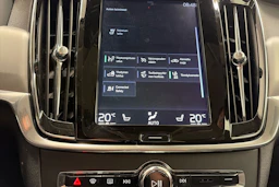 harmaa Volvo V90 2018 kuva 23.