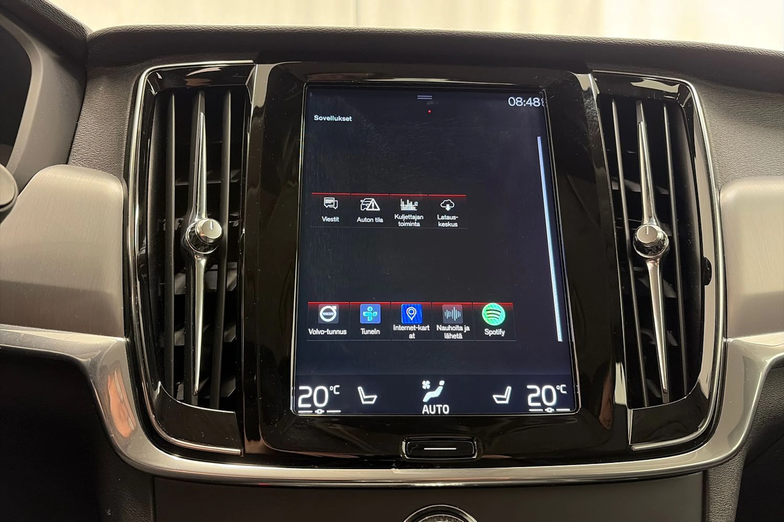 harmaa Volvo V90 2018 kuva 24.