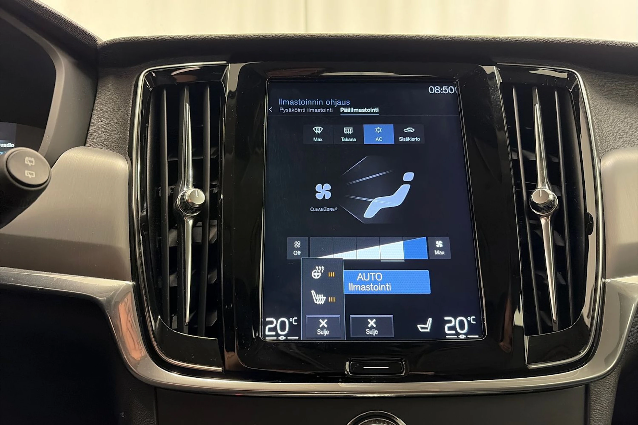 harmaa Volvo V90 2018 kuva 26.