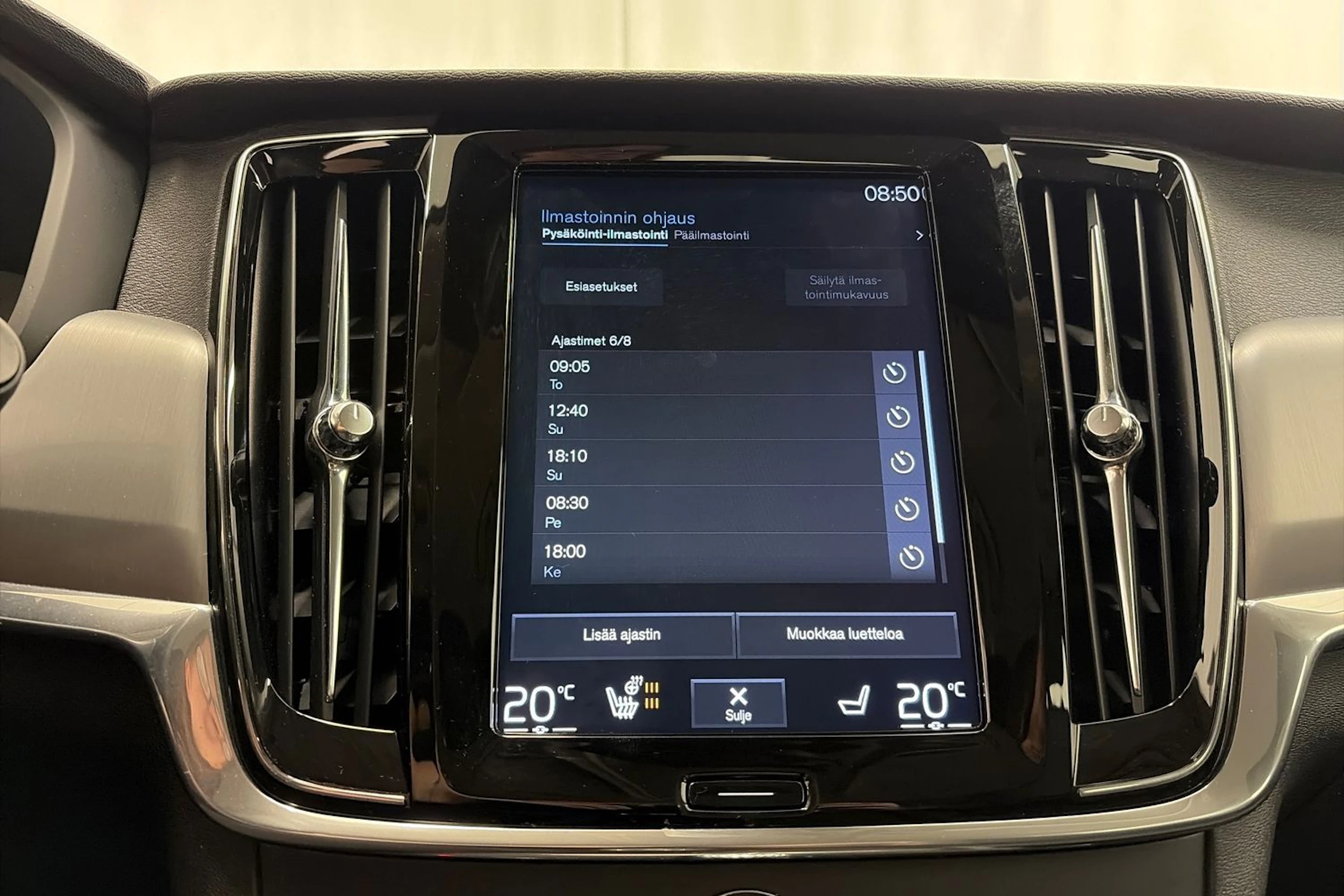 harmaa Volvo V90 2018 kuva 27.