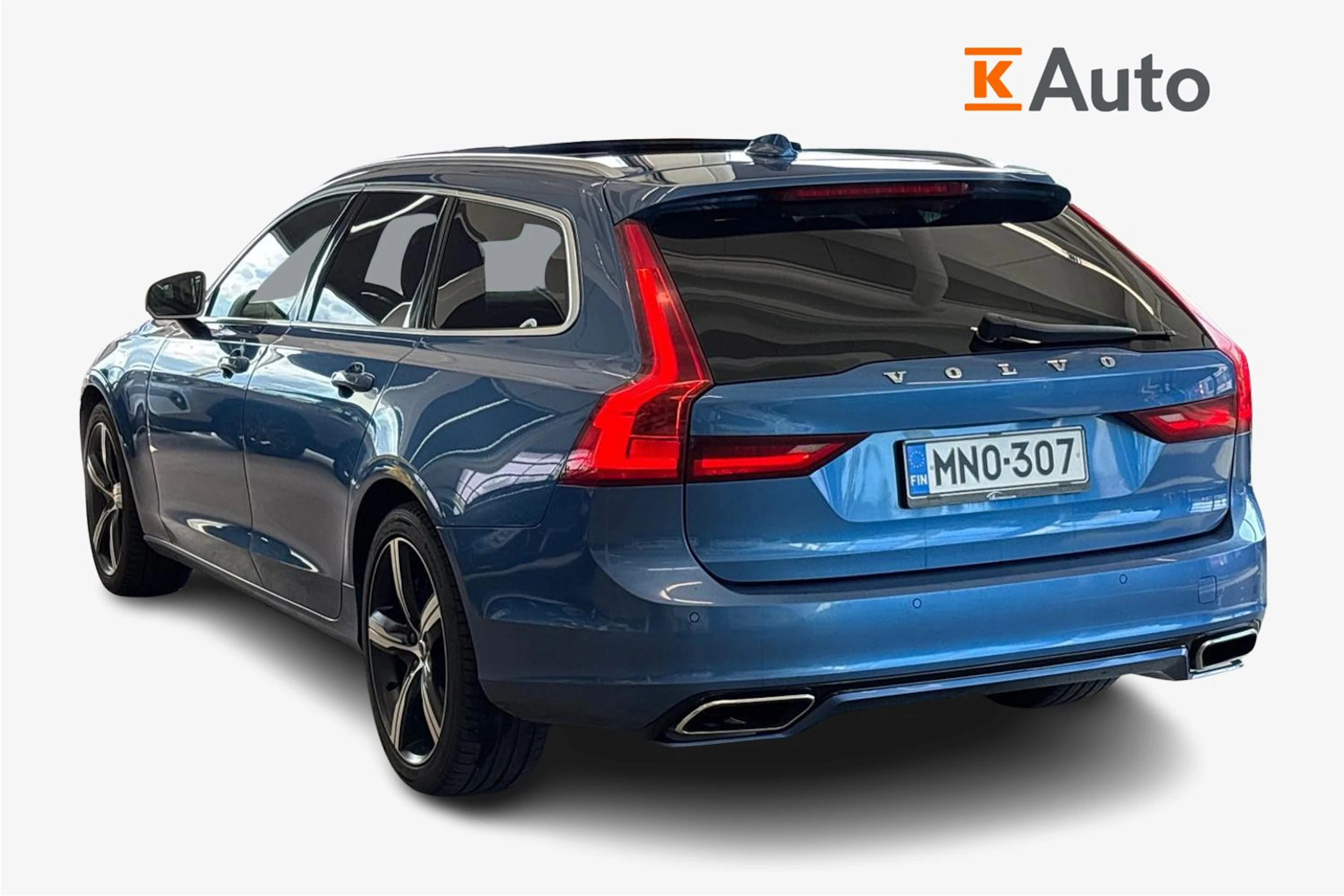 sininen Volvo V90 2018 kuva 2.