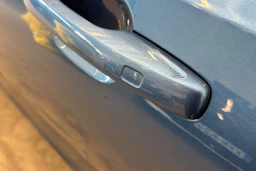 sininen Volvo V90 2018 kuva 6.