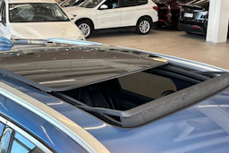 sininen Volvo V90 2018 kuva 10.