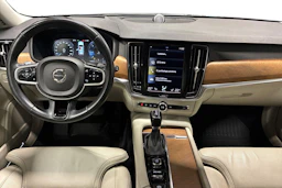 musta Volvo V90 2018 kuva 7.