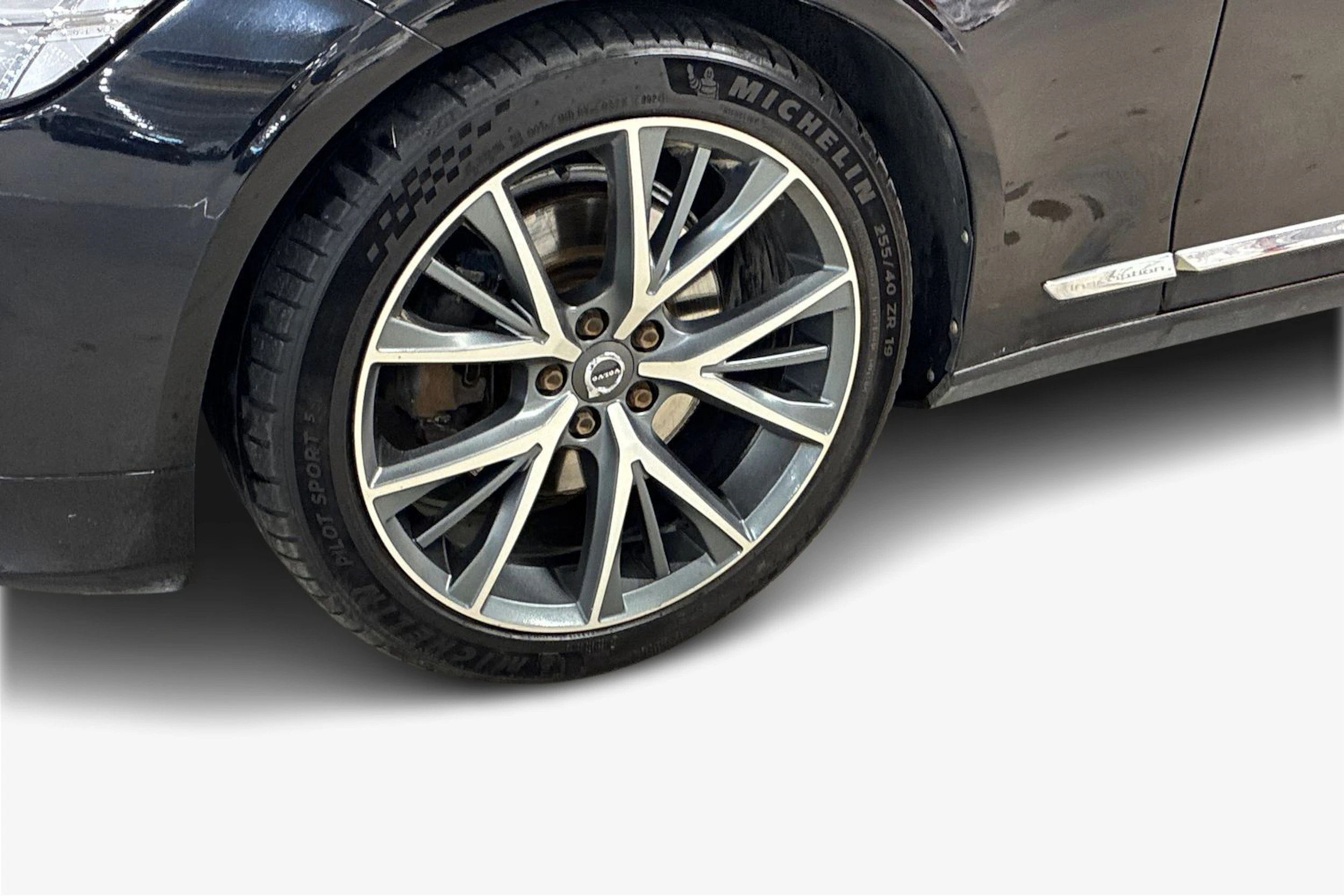 musta Volvo V90 2018 kuva 9.