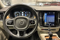 musta Volvo V90 2018 kuva 11.