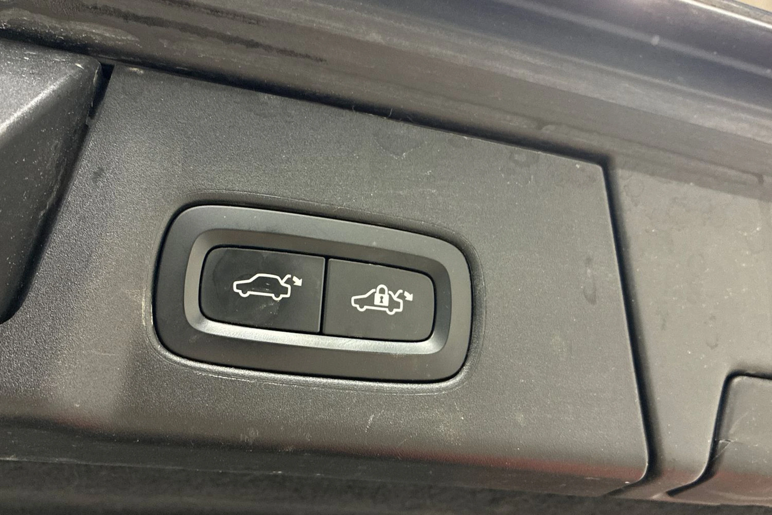 musta Volvo V90 2018 kuva 37.