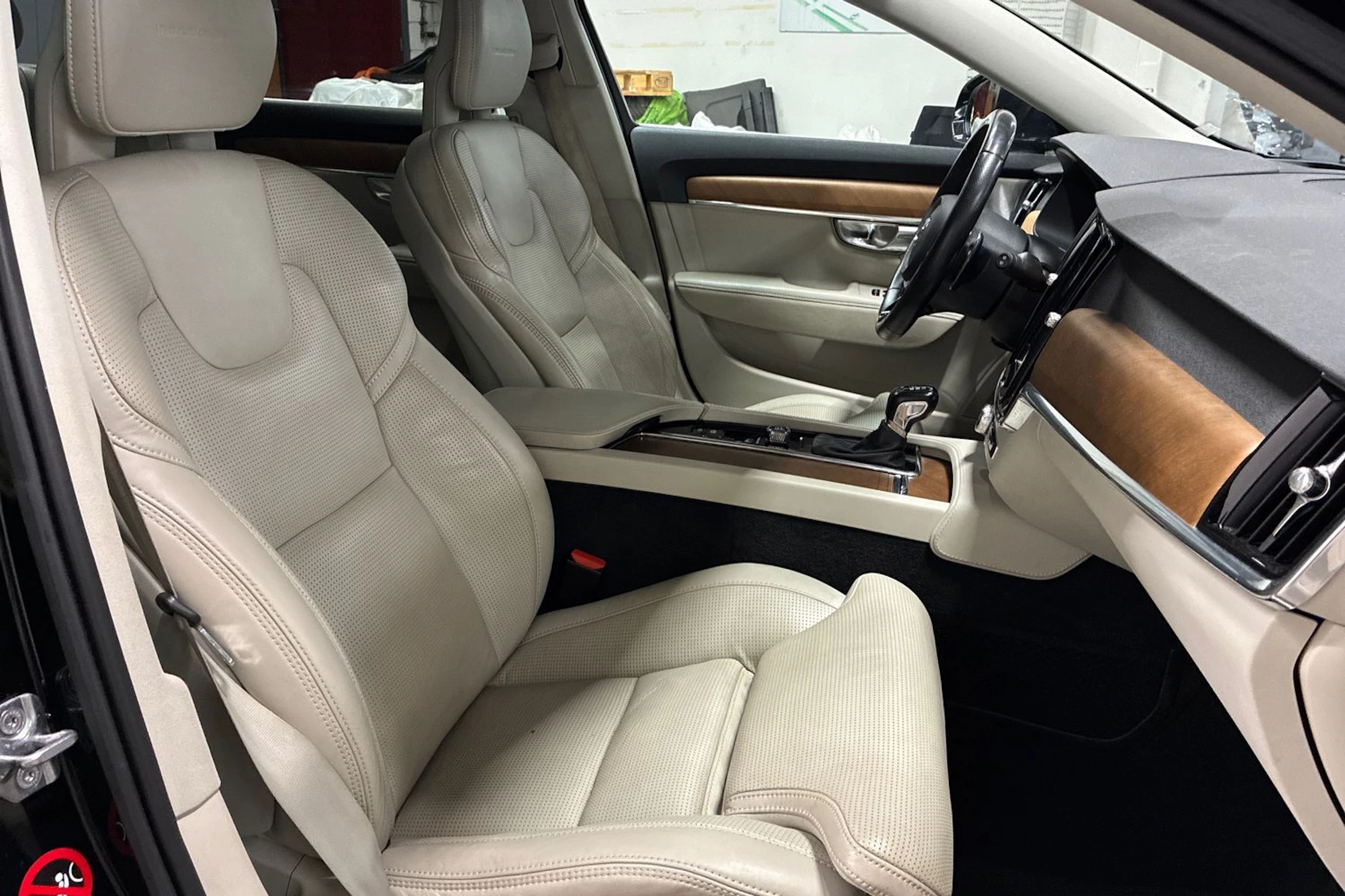 musta Volvo V90 2018 kuva 38.