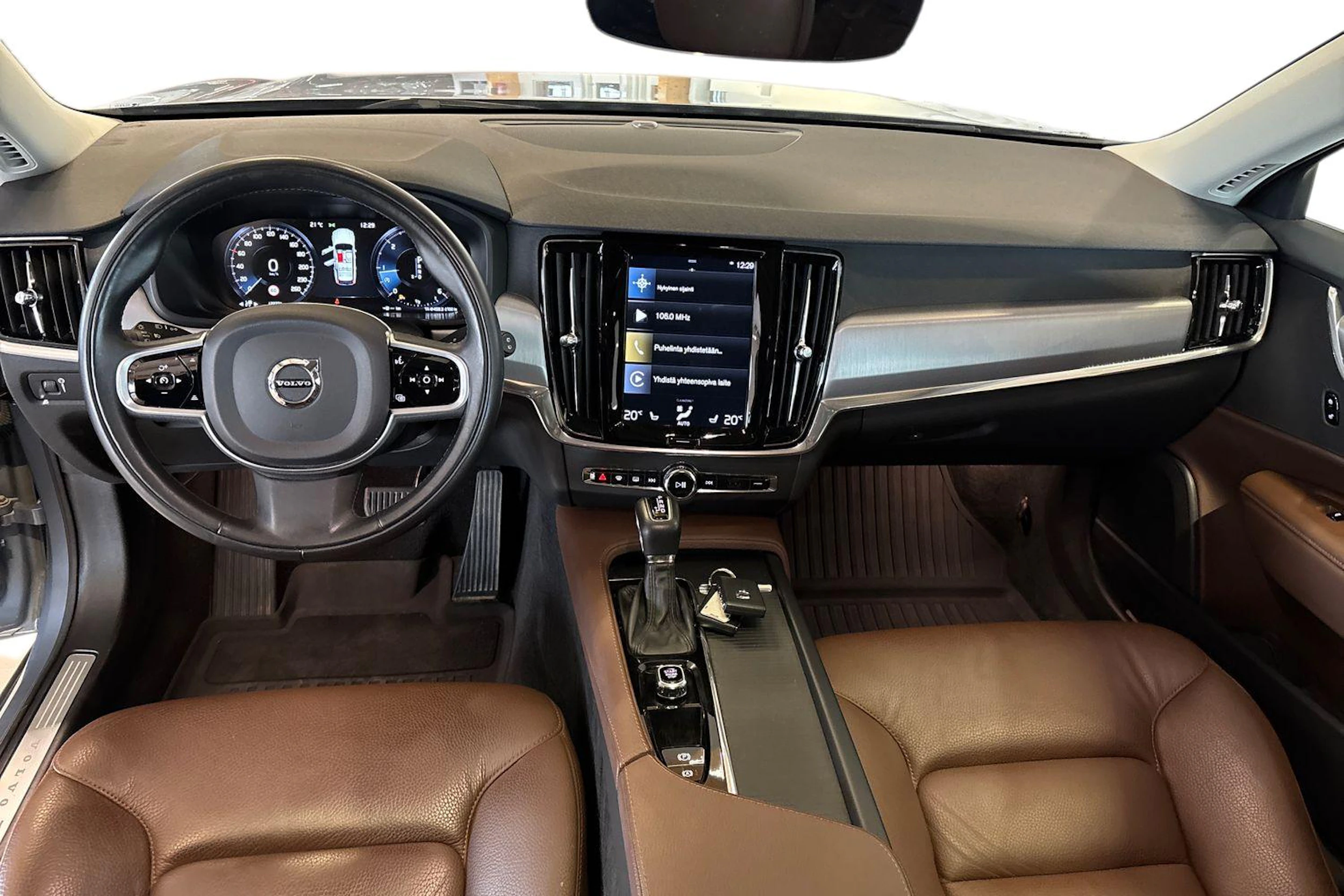 Sininen Volvo V90 2018 kuva 9.