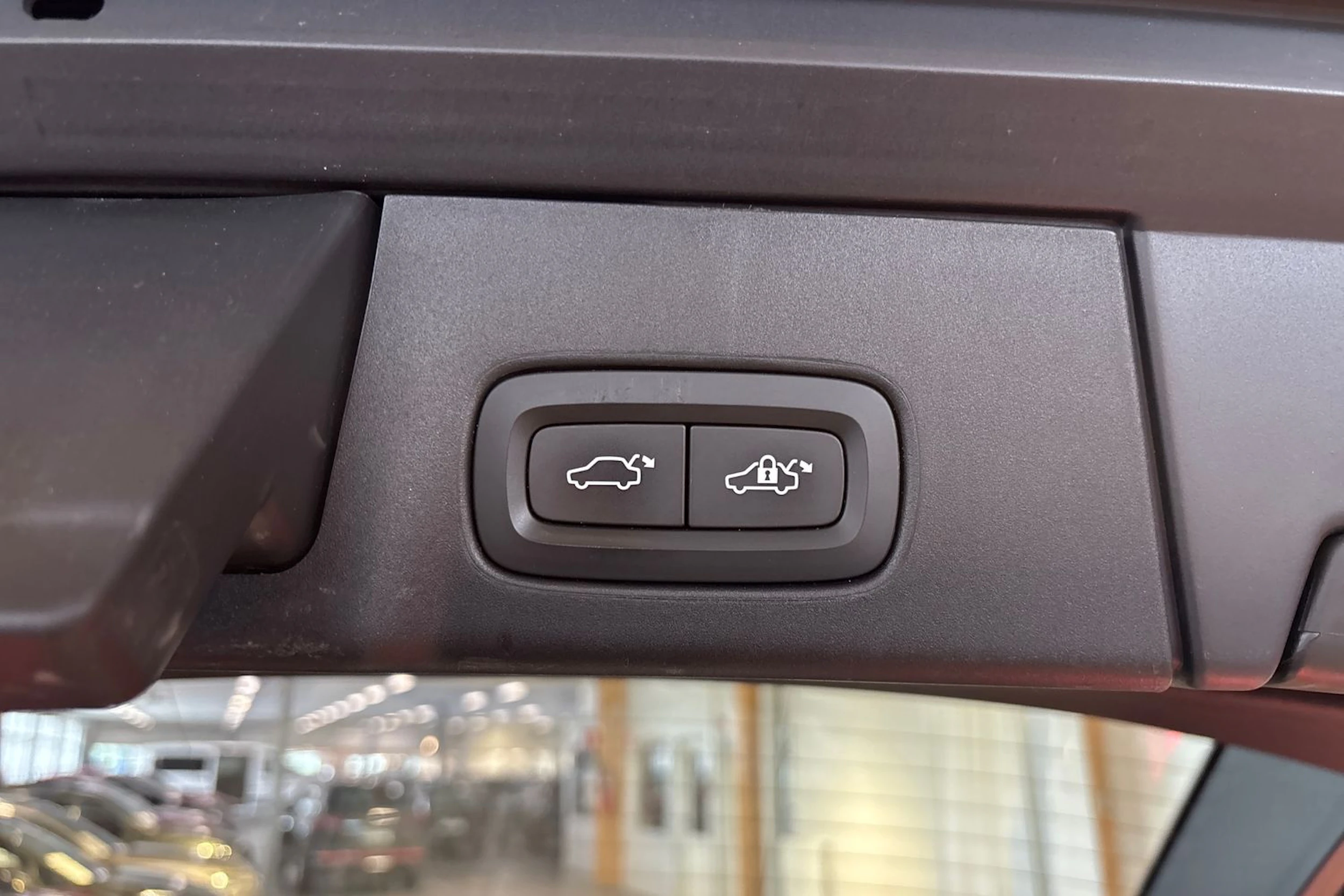 Sininen Volvo V90 2018 kuva 16.