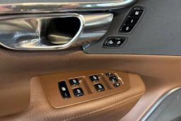 Sininen Volvo V90 2018 kuva 17.