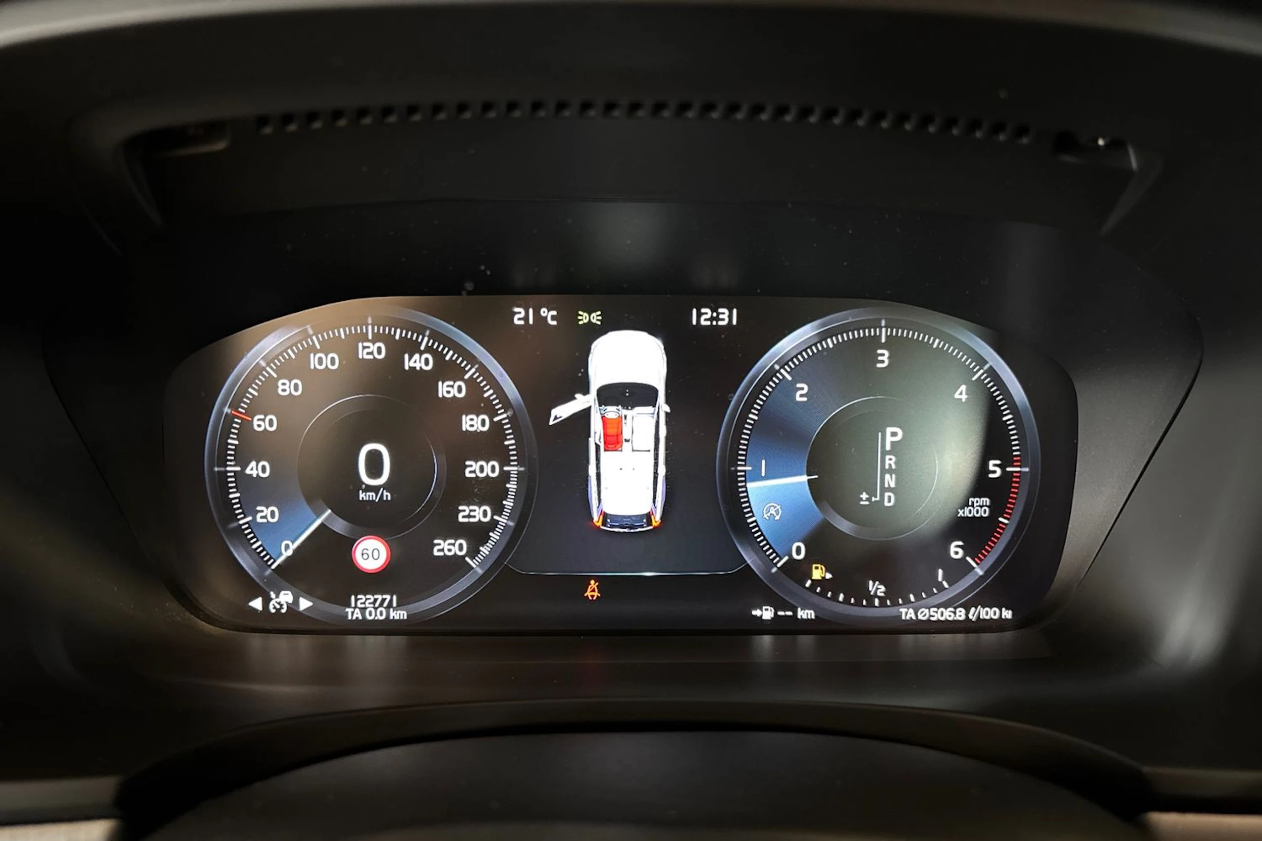 Sininen Volvo V90 2018 kuva 19.