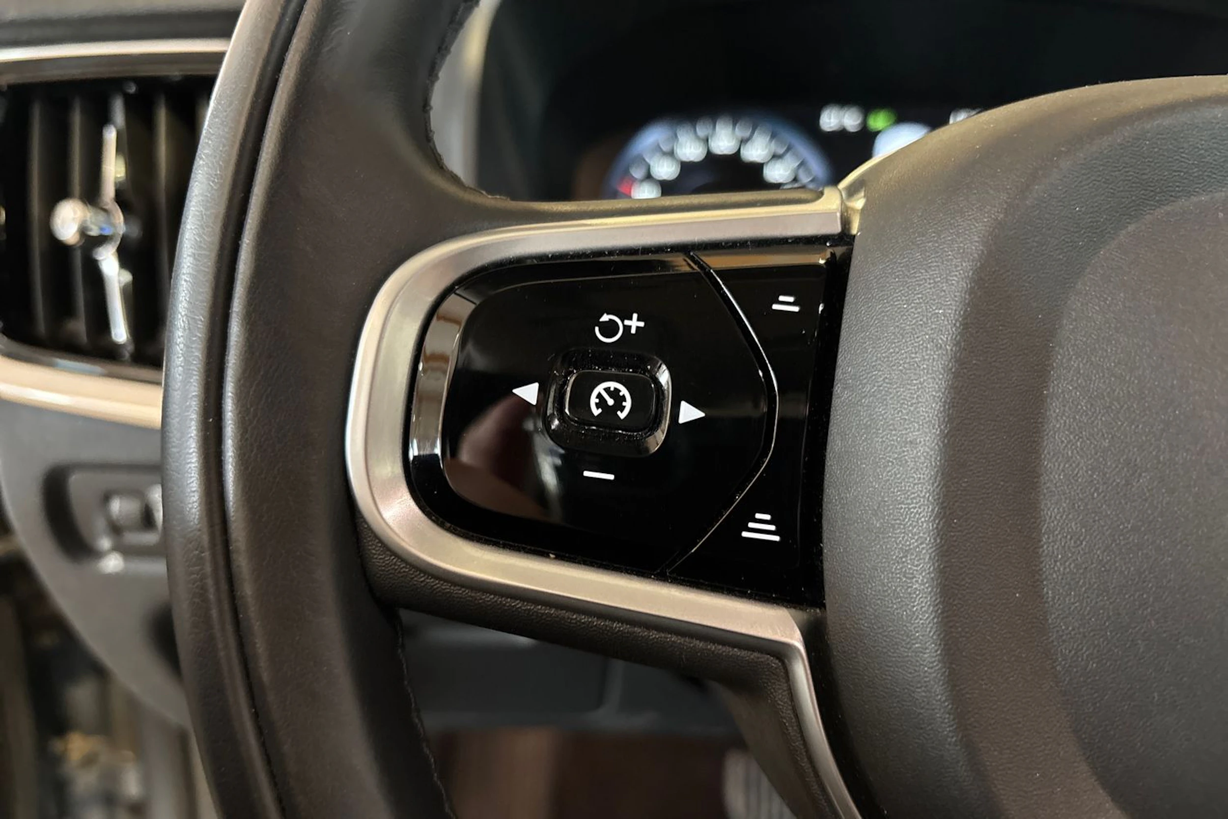 Sininen Volvo V90 2018 kuva 20.