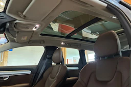 Sininen Volvo V90 2018 kuva 26.