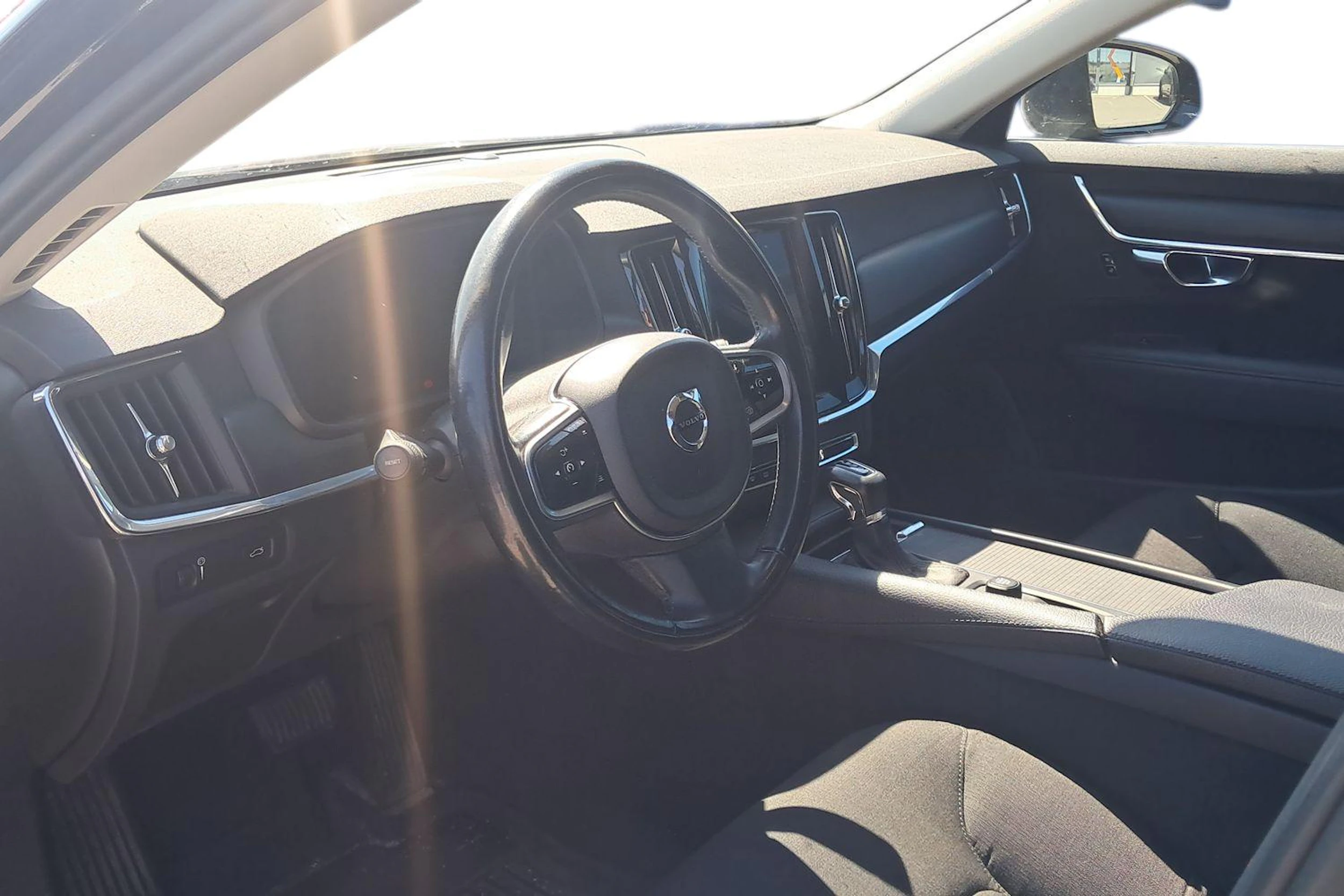 musta Volvo V90 2018 kuva 3.
