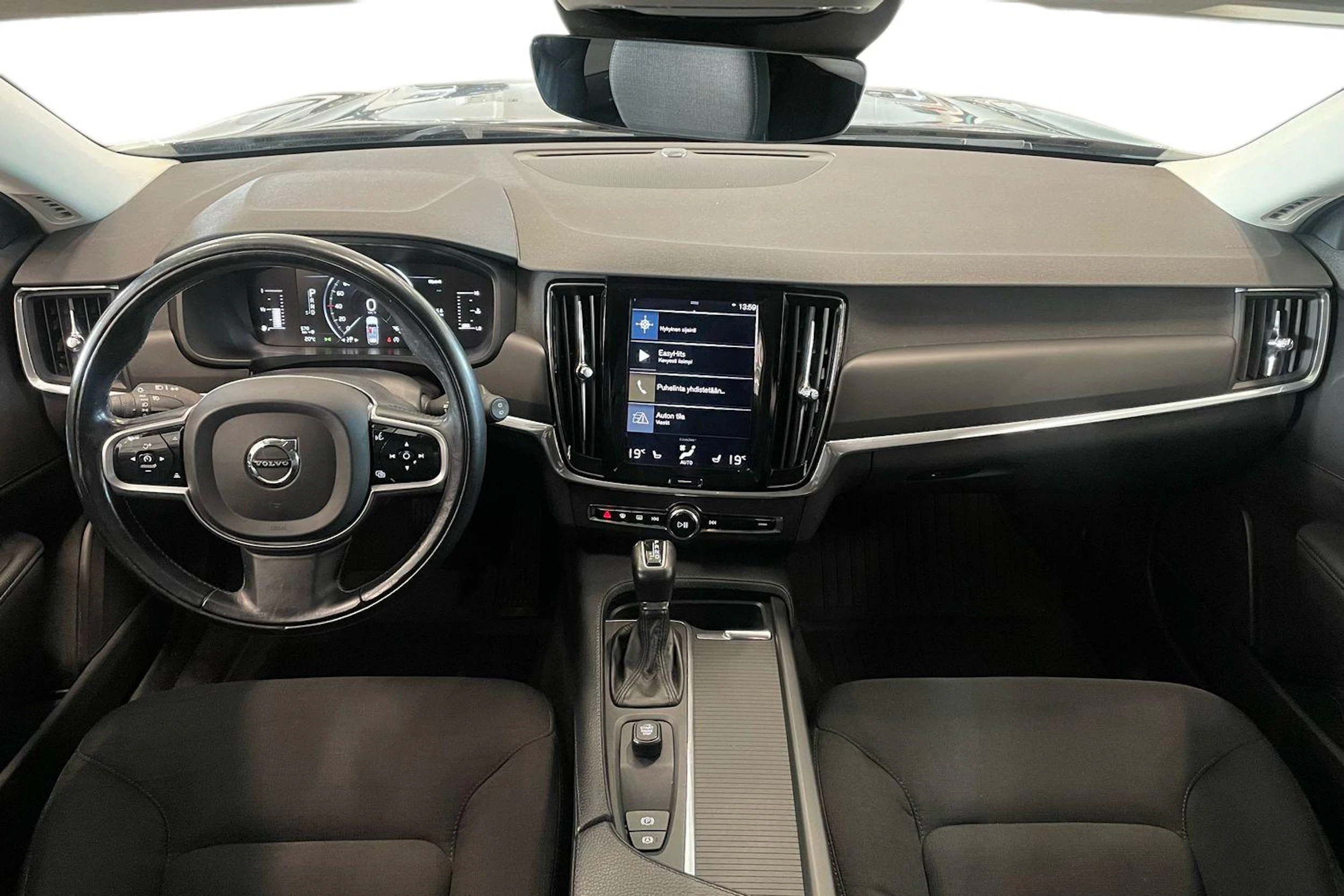 musta Volvo V90 2018 kuva 7.
