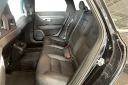 musta Volvo V90 2018 kuva 8.