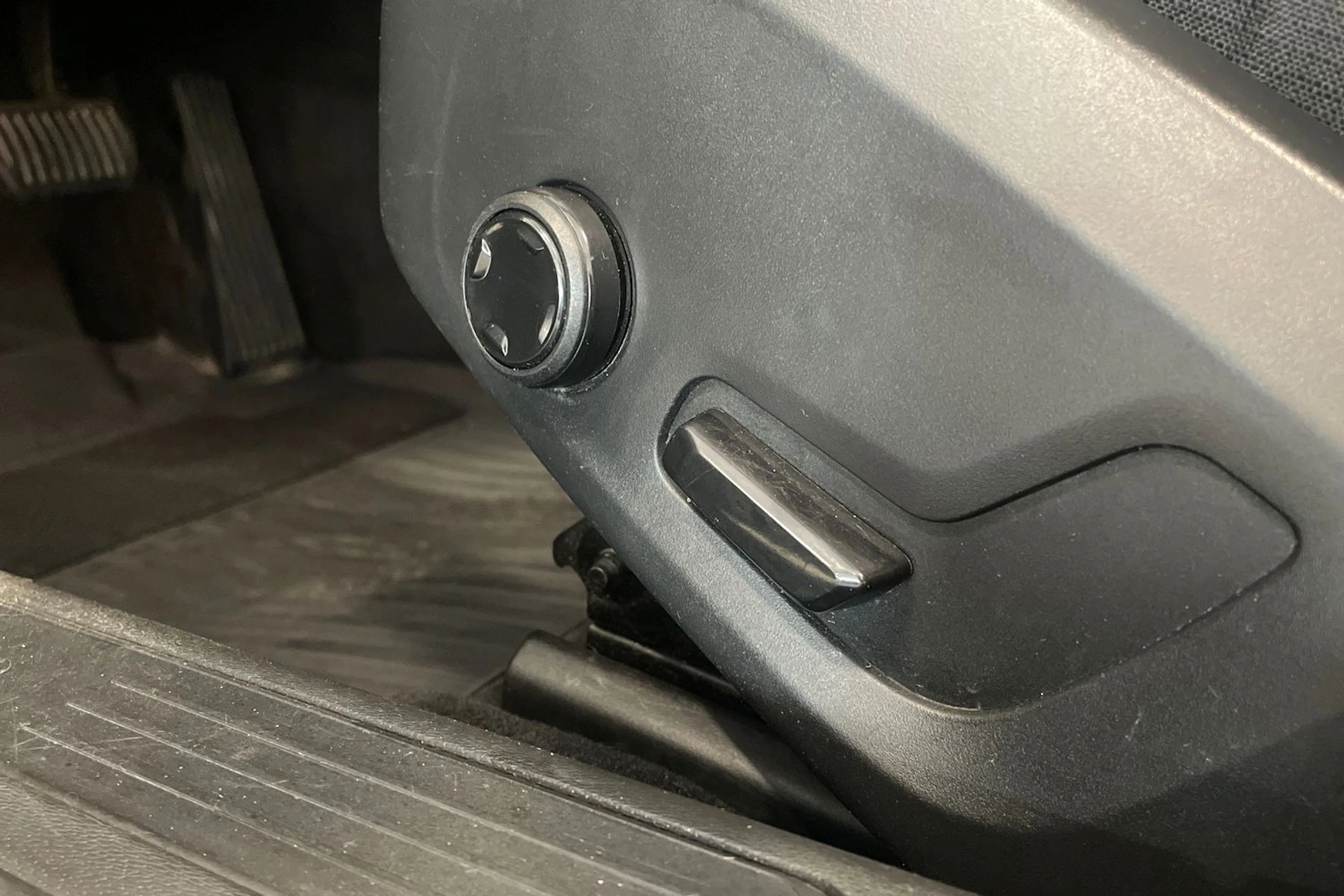 musta Volvo V90 2018 kuva 12.
