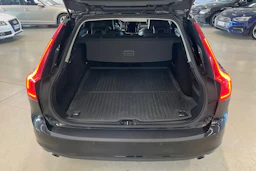 musta Volvo V90 2018 kuva 26.
