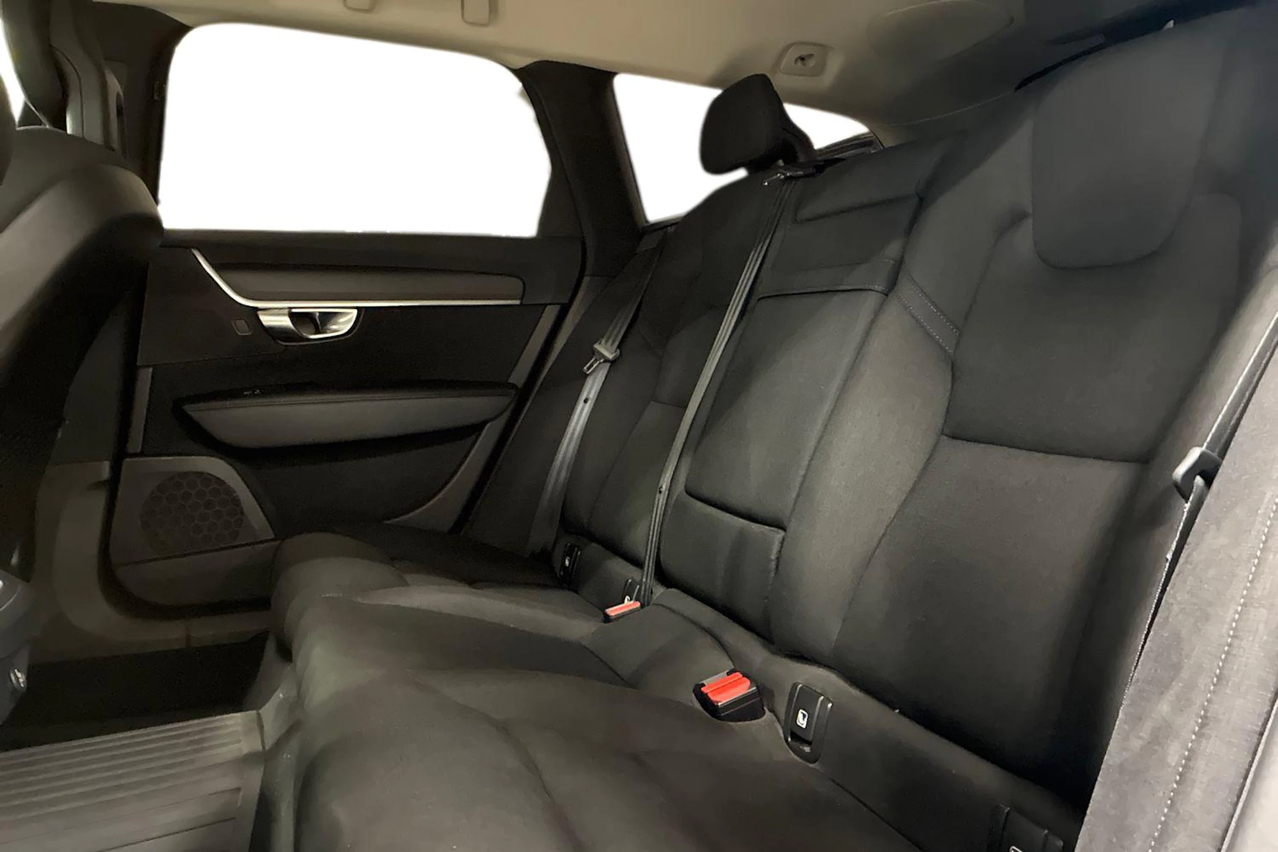 Harmaa Volvo V90 2018 kuva 8.
