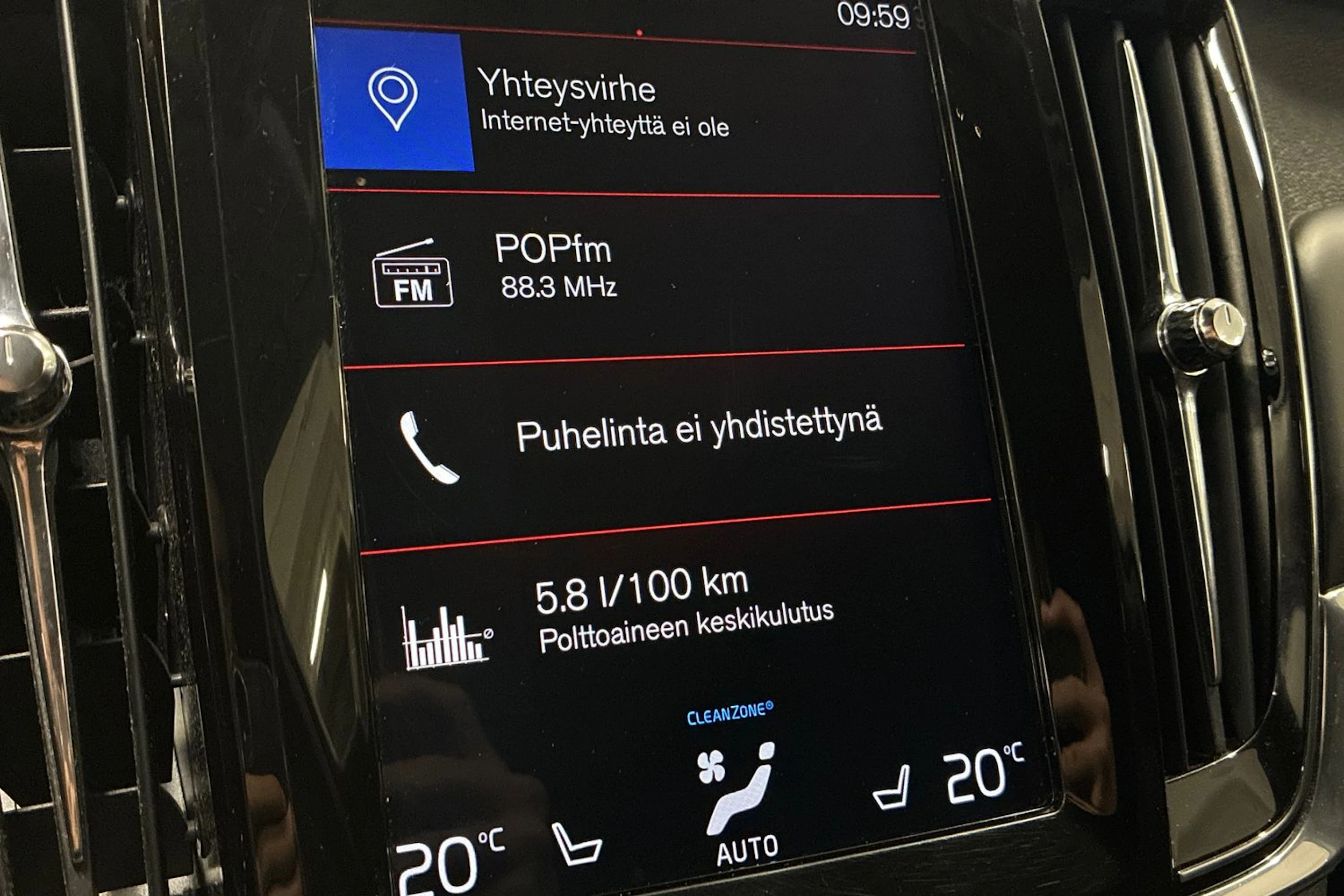 Harmaa Volvo V90 2018 kuva 19.