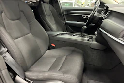 Harmaa Volvo V90 2018 kuva 23.