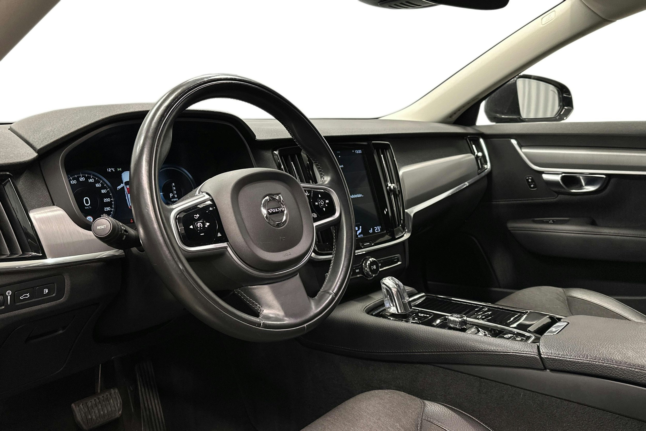 musta Volvo V90 2019 kuva 7.