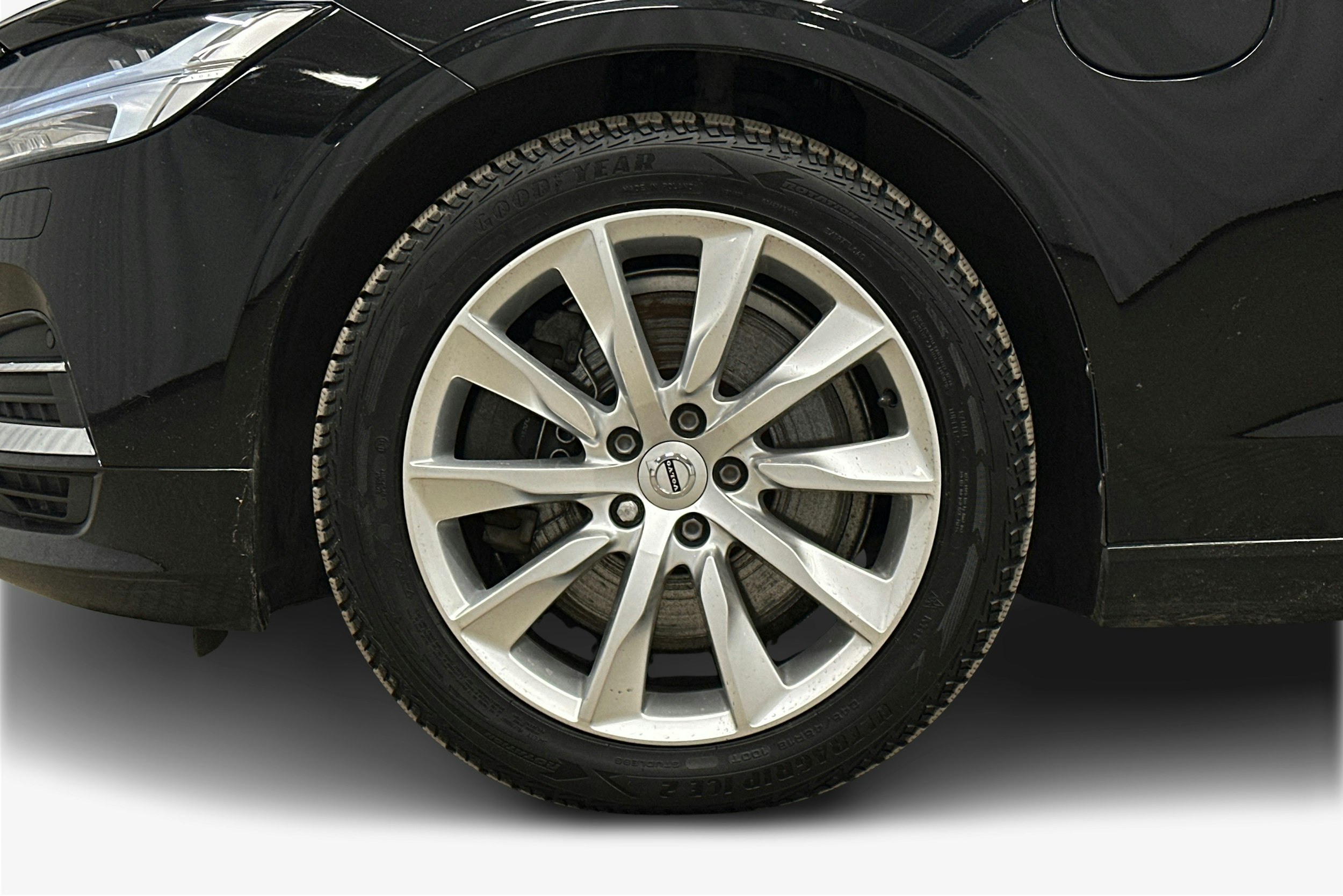 musta Volvo V90 2019 kuva 11.