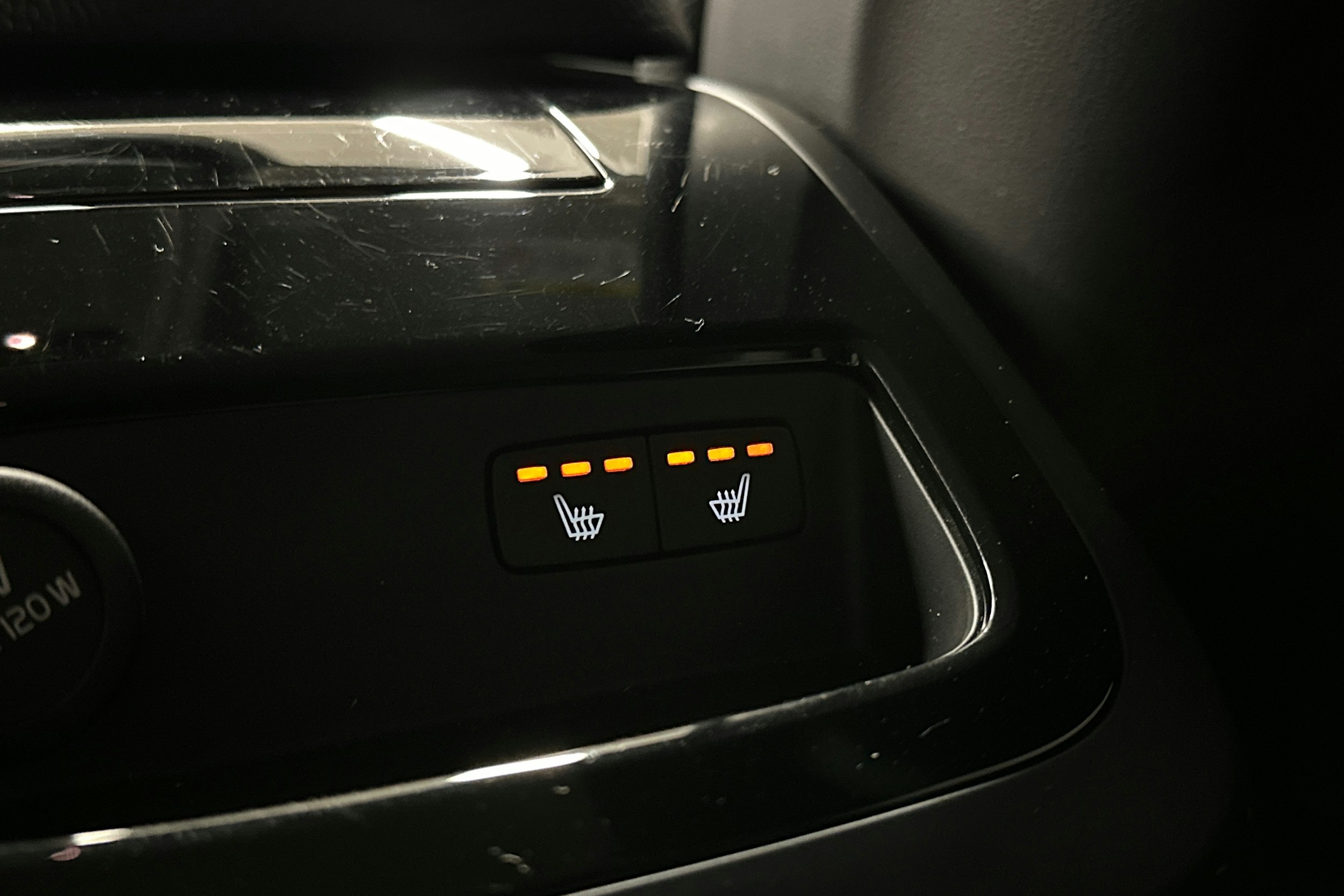 musta Volvo V90 2019 kuva 17.