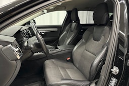 musta Volvo V90 2019 kuva 18.