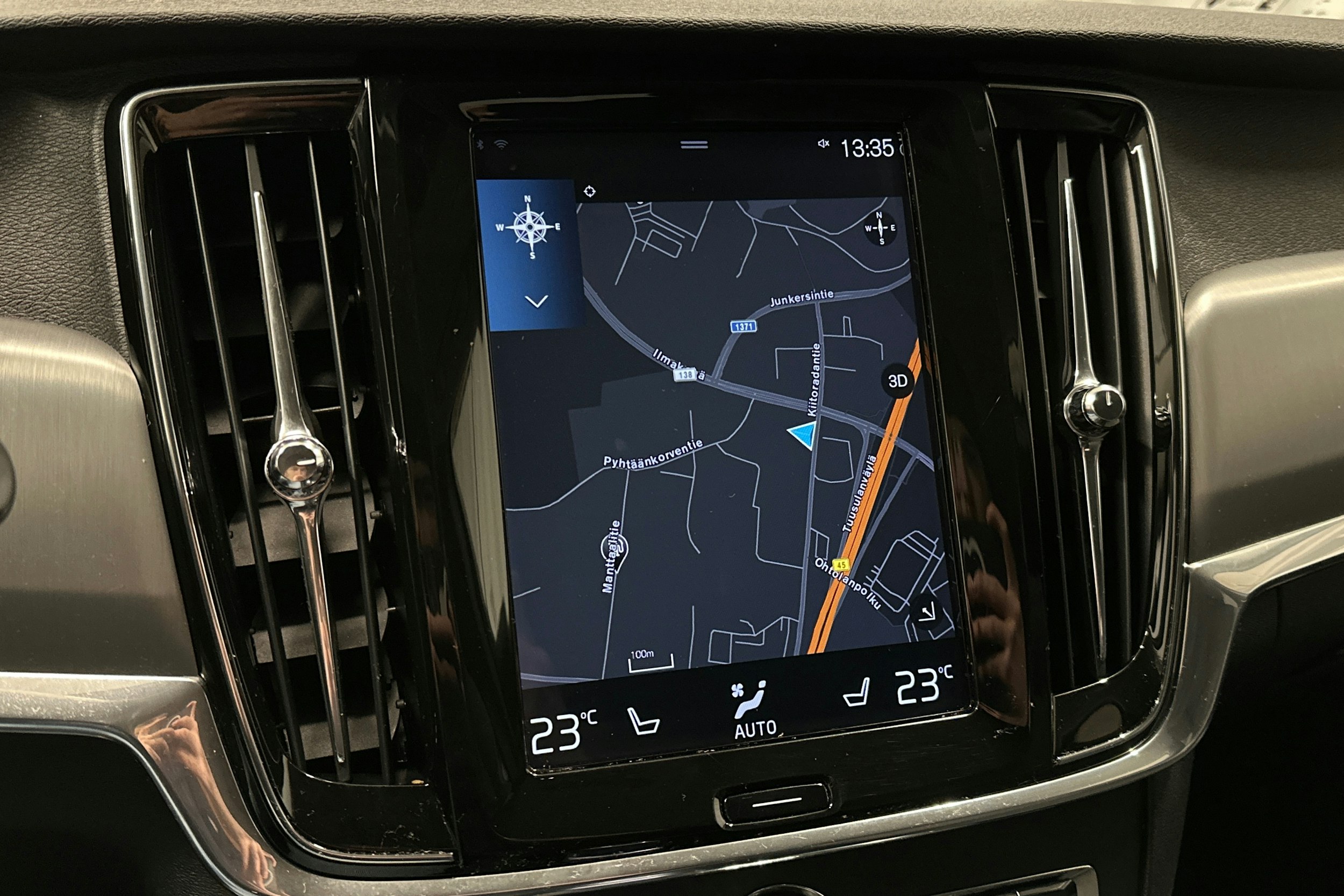 musta Volvo V90 2019 kuva 23.