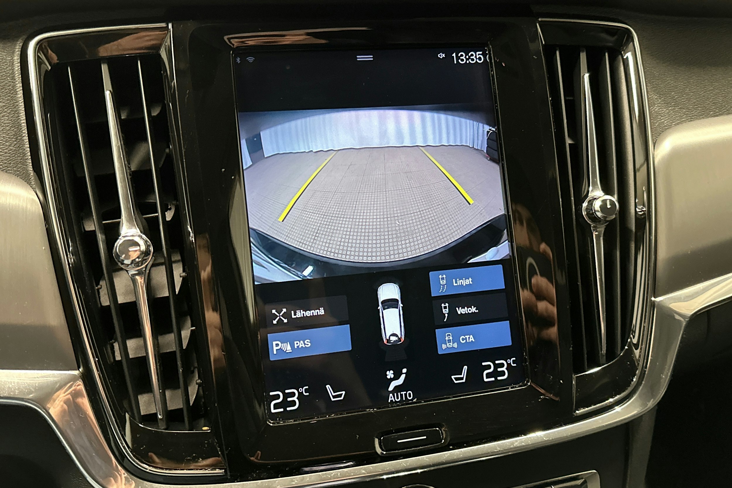 musta Volvo V90 2019 kuva 28.