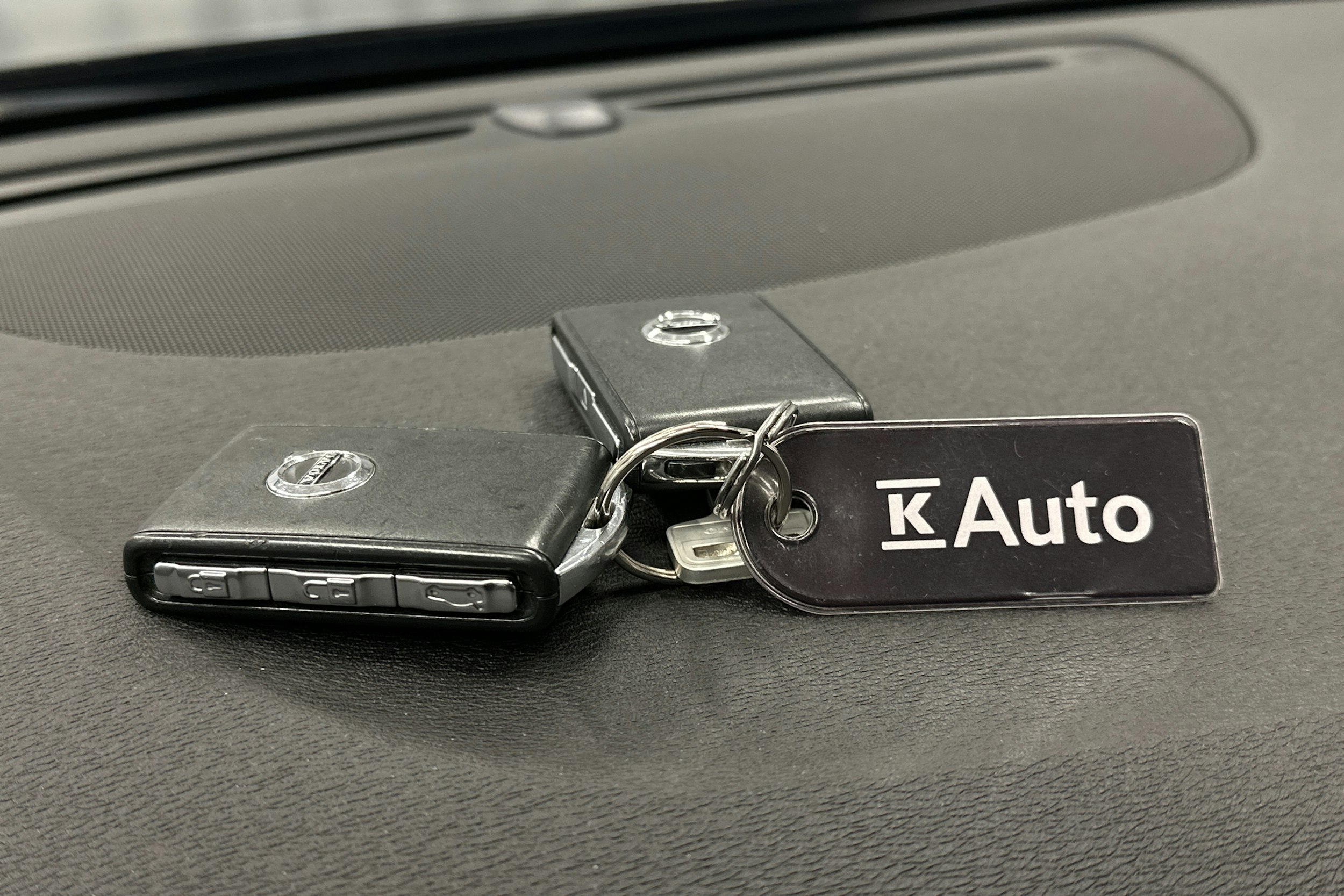 musta Volvo V90 2019 kuva 30.